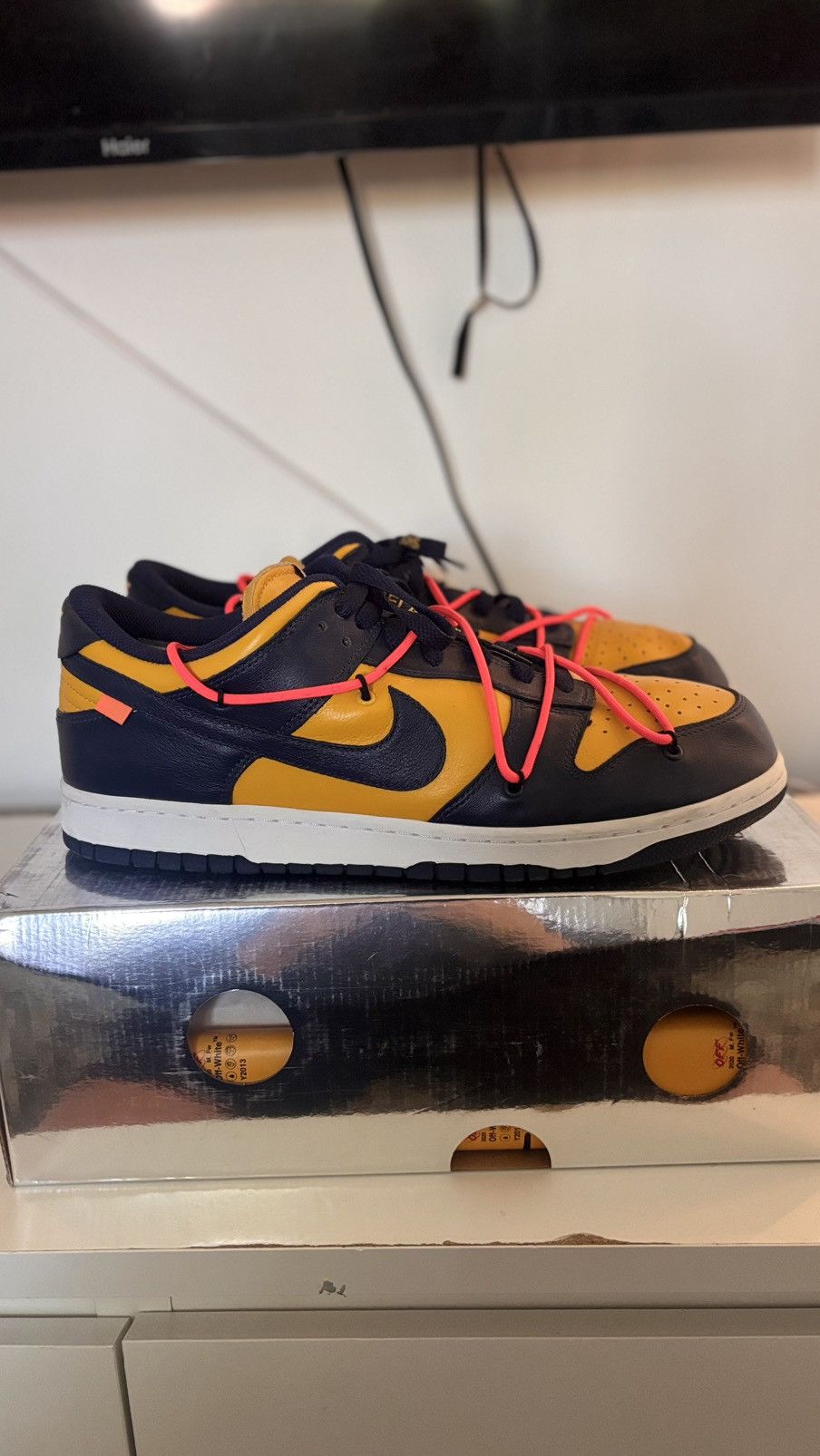 Nike × Off-White Nike X Off-White Dunk slow University Gold Size US 13 / EU 46 - 5 Thumbnail