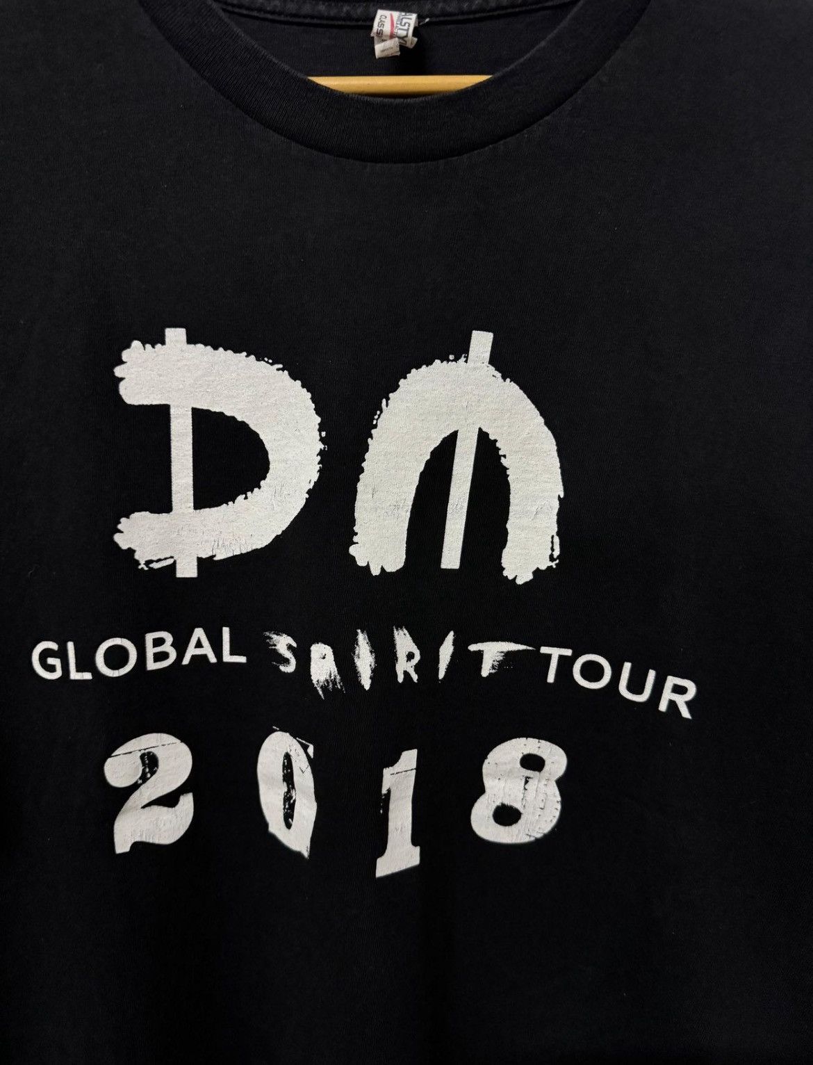 Band Tees Depeche mode tour 2018 tshirt Size US L / EU 52-54 / 3 - 4 Thumbnail