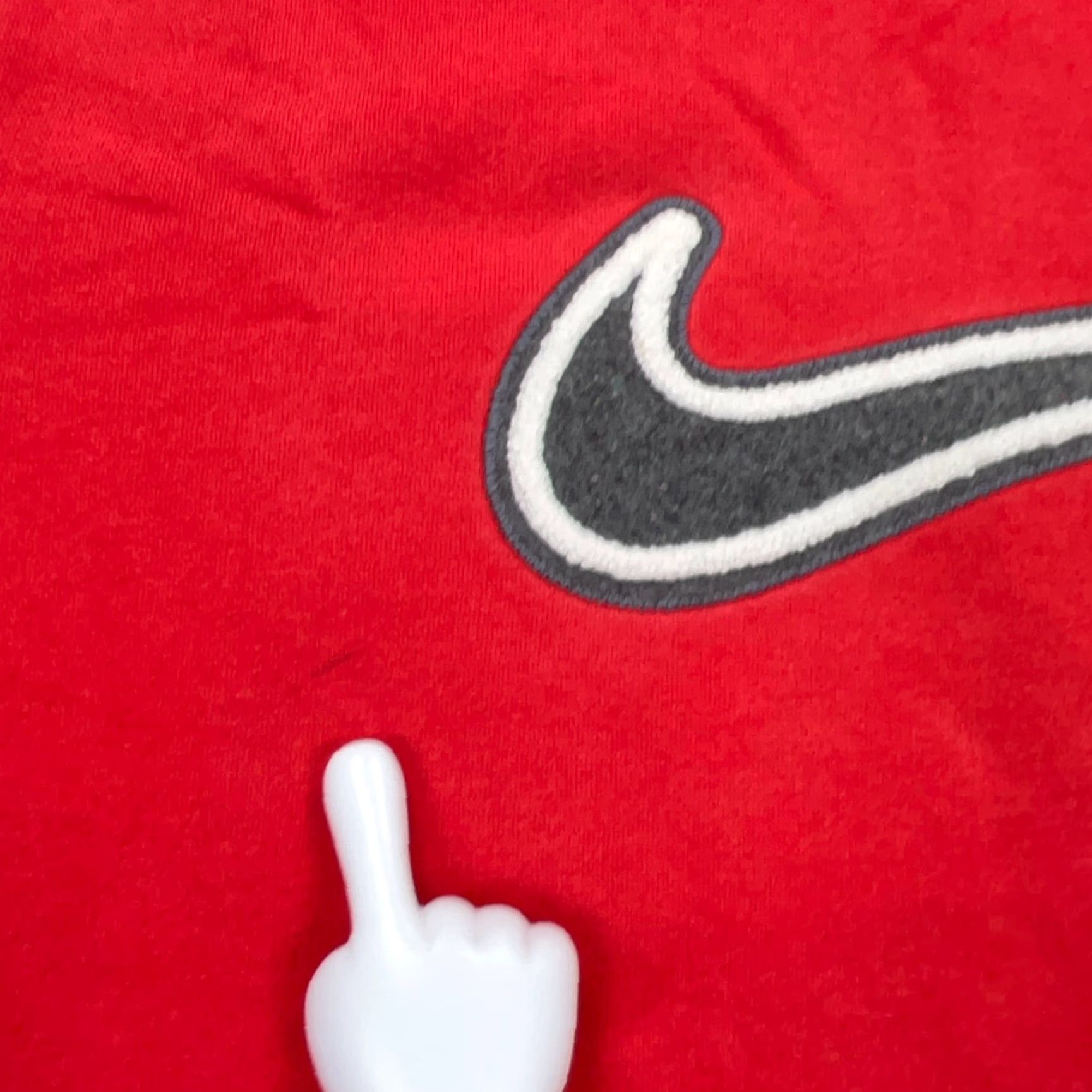 Nike VINTAGE Nike Hoodie Men Large Red Sweatshirt Sweater Big Center Swoosh Y2K 00s C Size US L / EU 52-54 / 3 - 5 Thumbnail