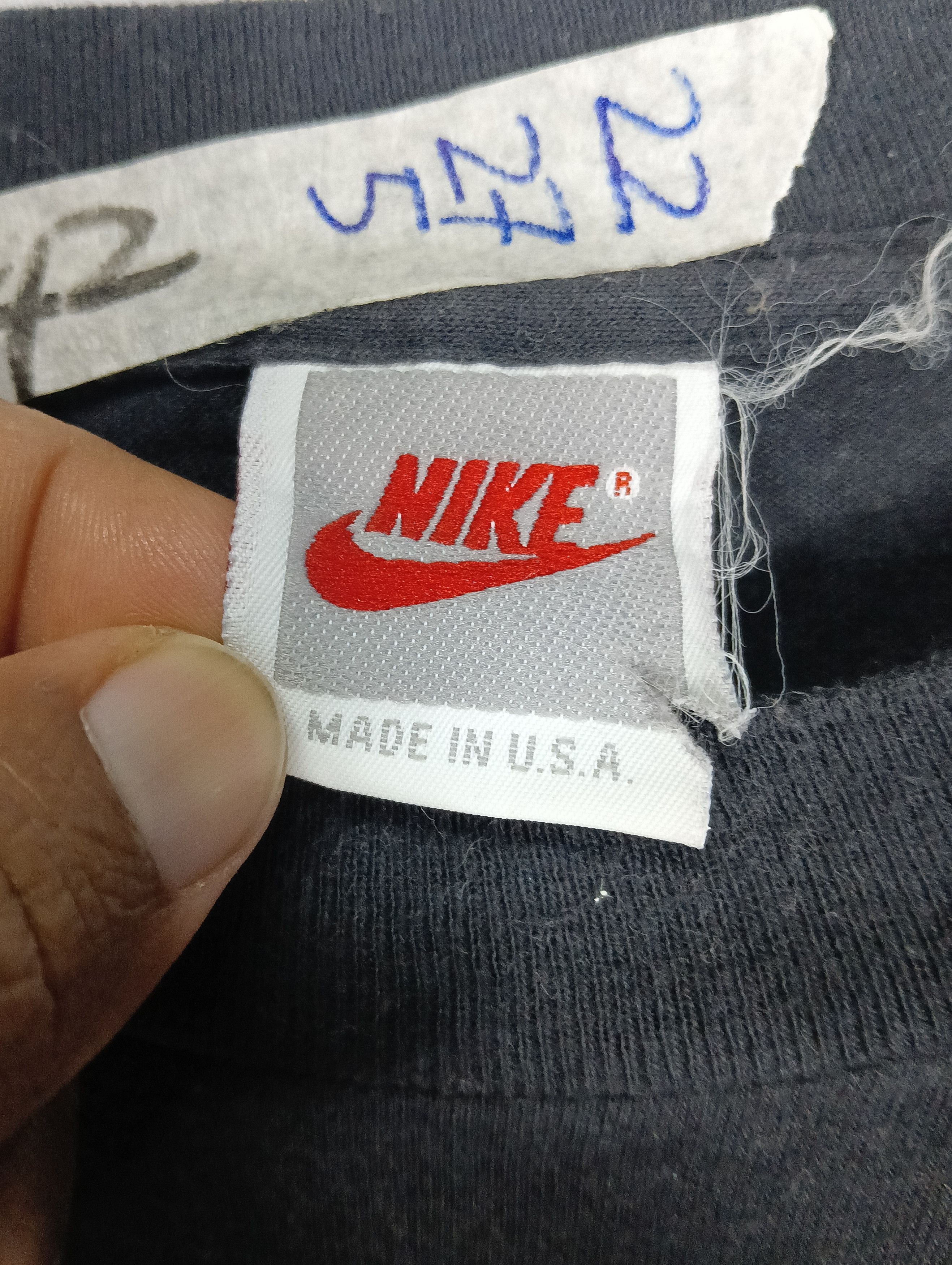 Nike vintage nike big logo 90s gray tab distressed JUST DO IT Size US L / EU 52-54 / 3 - 4 Thumbnail