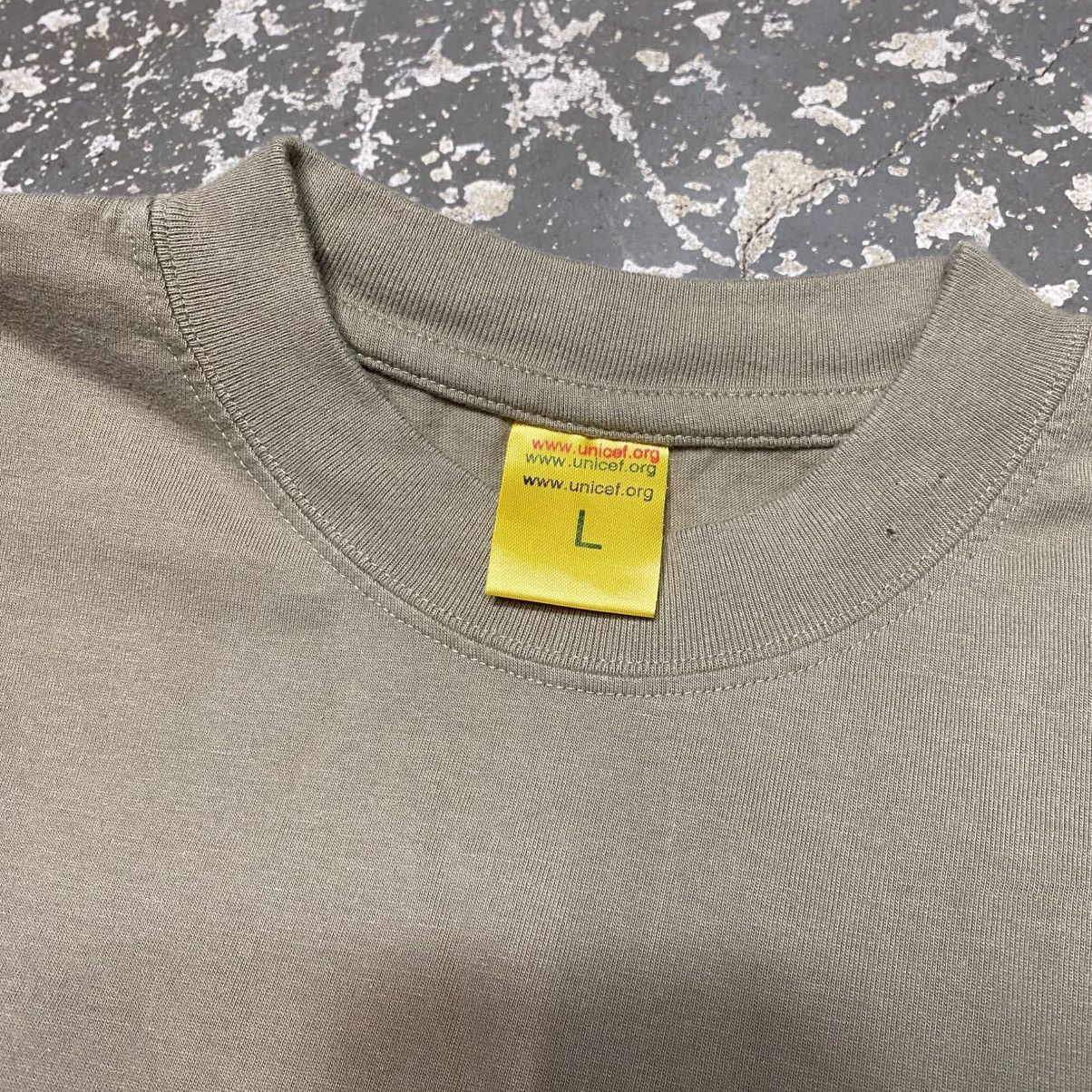 Supreme Vintage Unicef Smiley Face Art Box Logo Tshirt Size US L / EU 52-54 / 3 - 5 Thumbnail