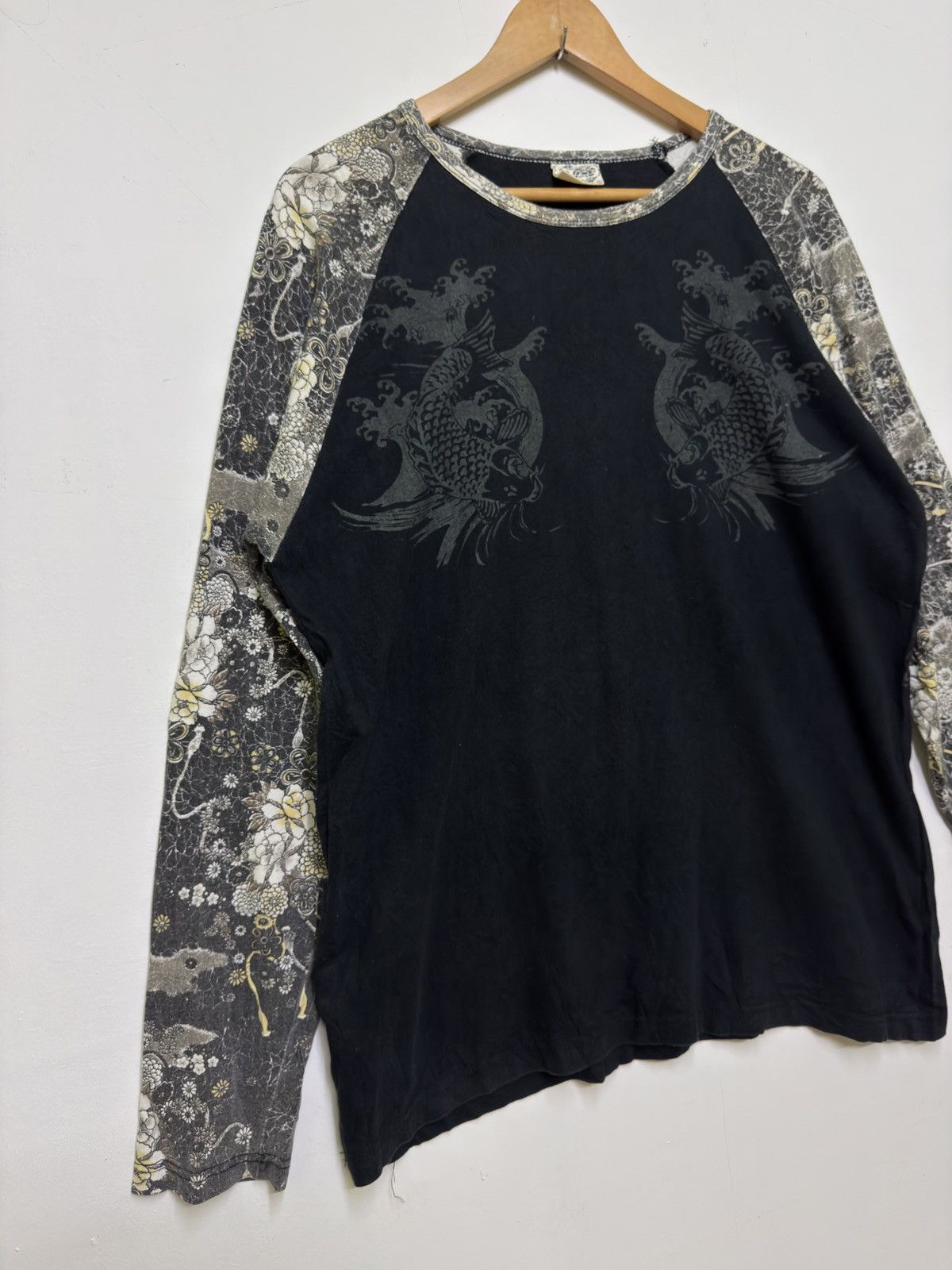 Japanese Brand Sukajan Fish Koi Raglan Japanese Tattoo Long Sleeve Tee Size US L / EU 52-54 / 3 - 5 Thumbnail