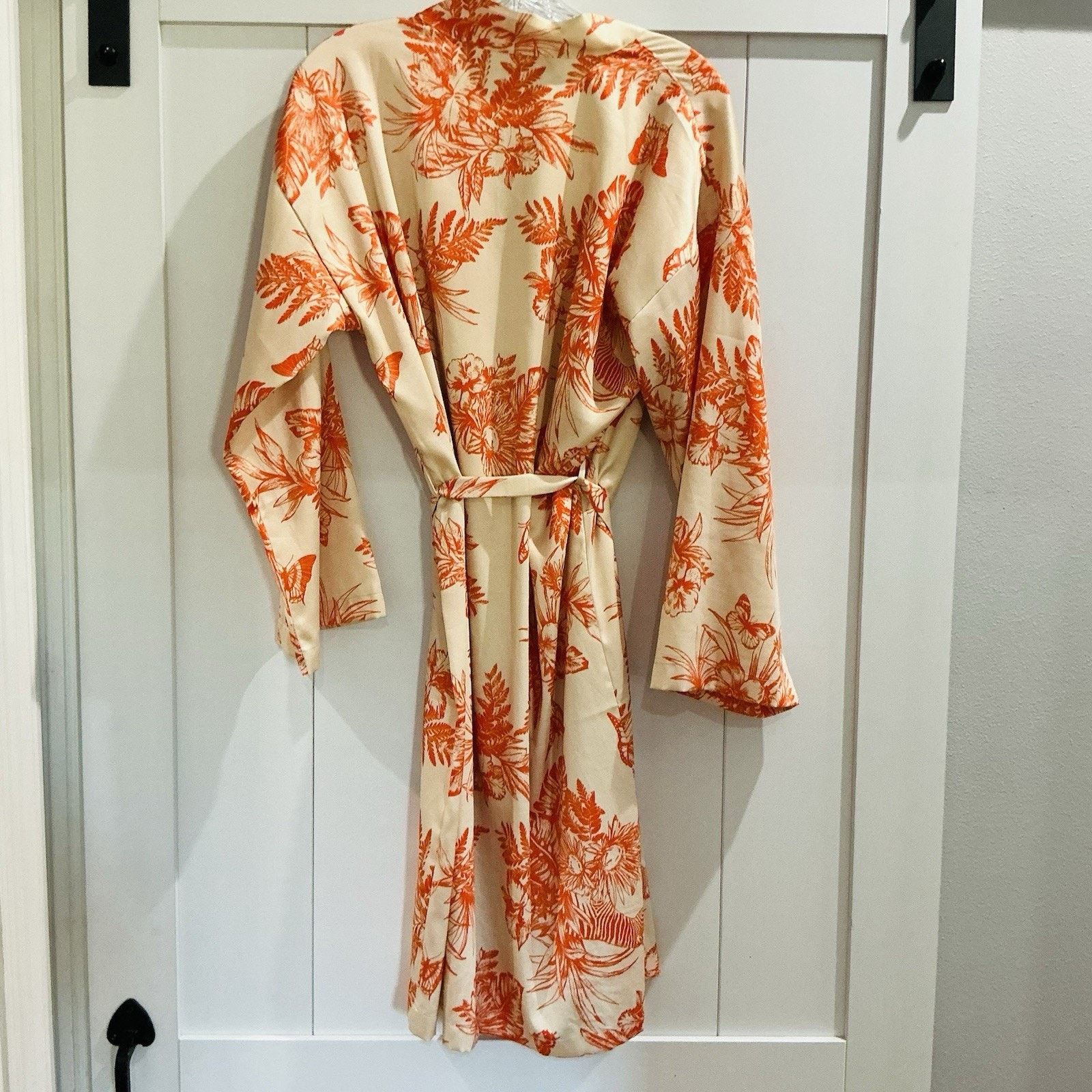 Victoria's Secret NWT Victoria’s Secret Satin Midi Robe Tropical Toile XS/S Size ONE SIZE - 5 Thumbnail