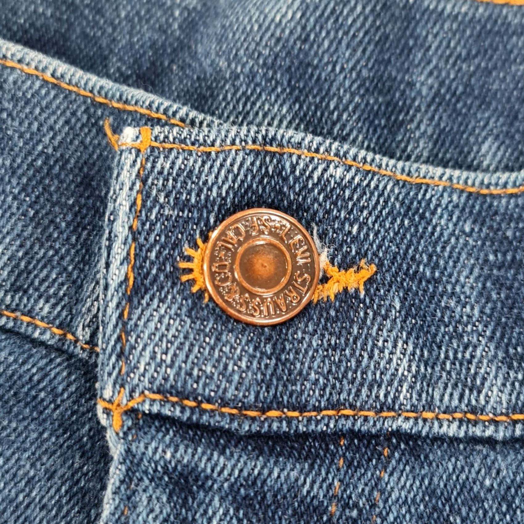Levi's VINTAGE Levi's Action Jeans Mens Blue Straight Zip Fly 90s Denim W38 L32 Mens Jeans Size US 38 / EU 54 - 3 Thumbnail