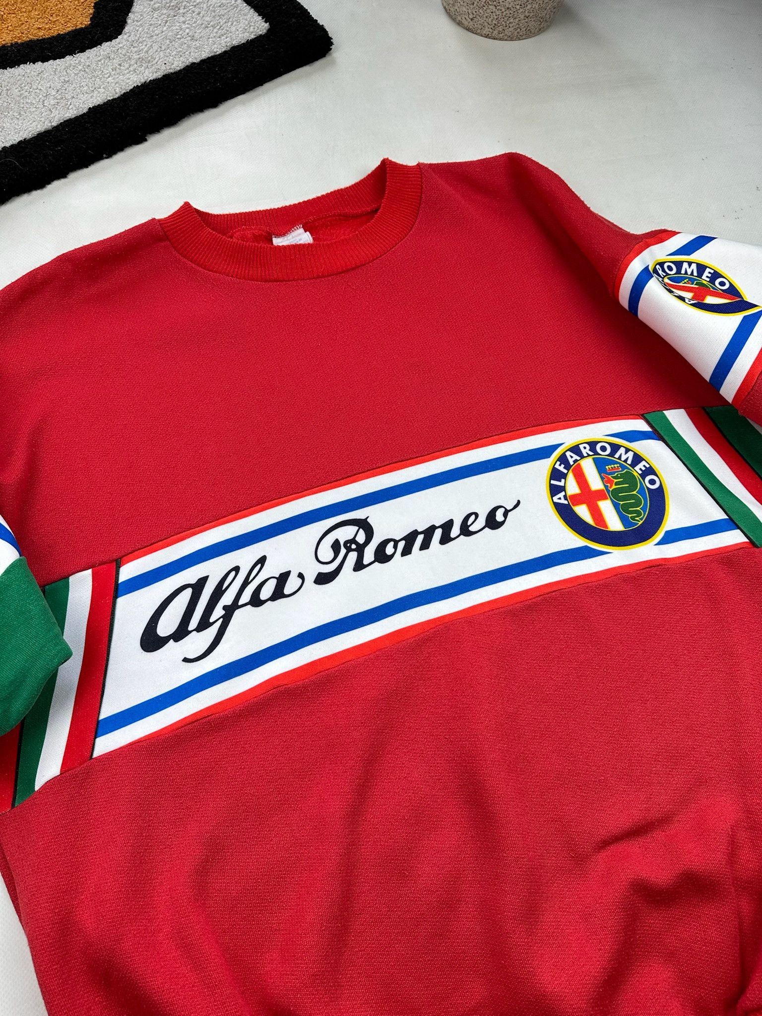 Vintage Vintage ALFA ROMEO Italian Luxury Brand Sweatshirts Size US XL / EU 56 / 4 - 7 Thumbnail