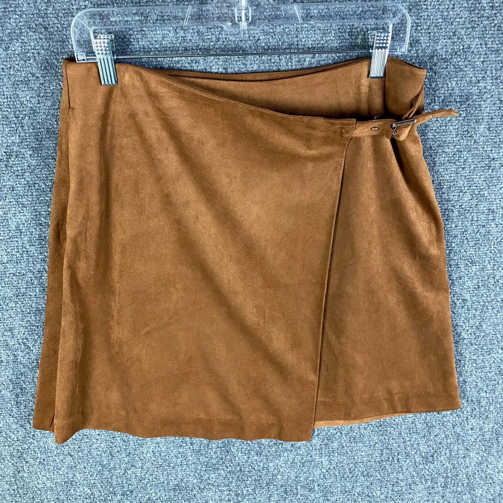 Banana Republic Banana Republic Skirt Size 10 Mini Suede Adults 30" Waist Size 32" / US 10 / IT 46 - 1 Thumbnail