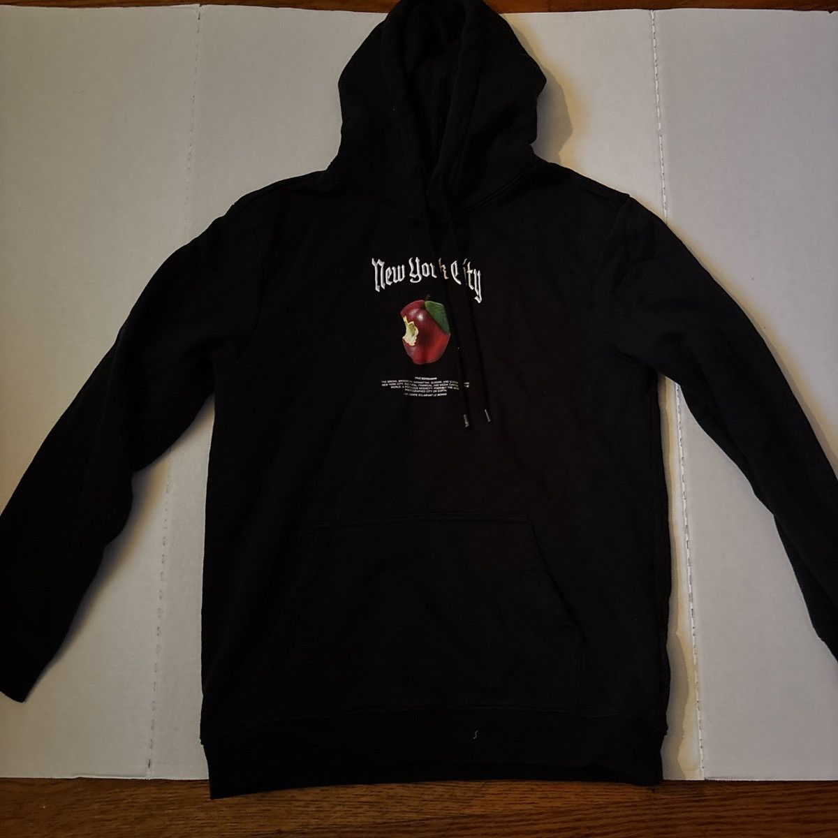 H&M H&M Black and Red New York City Hoodie Used Size US S / EU 44-46 / 1 - 1 Thumbnail