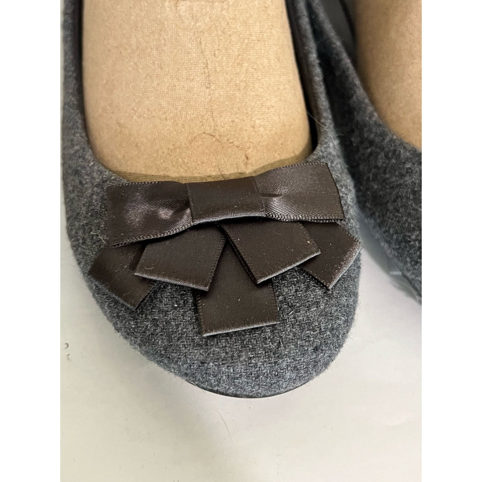 Other Fergalicious Fergie Adele Flats slip-on casual ruffle accent Size US 7.5 / IT 37.5 - 4 Thumbnail