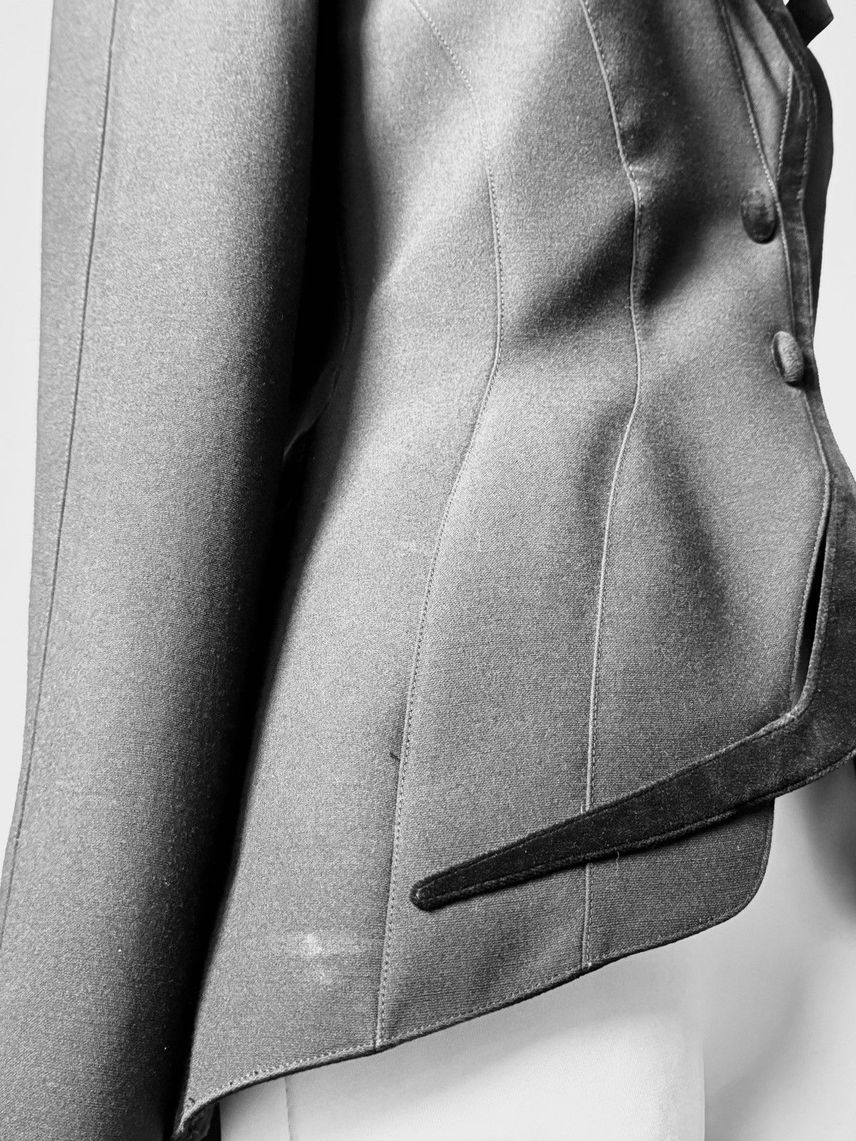 Thierry Mugler Runway Thierry Mugler jacket, FW 1998 Collection Size M / US 6-8 / IT 42-44 - 12 Thumbnail
