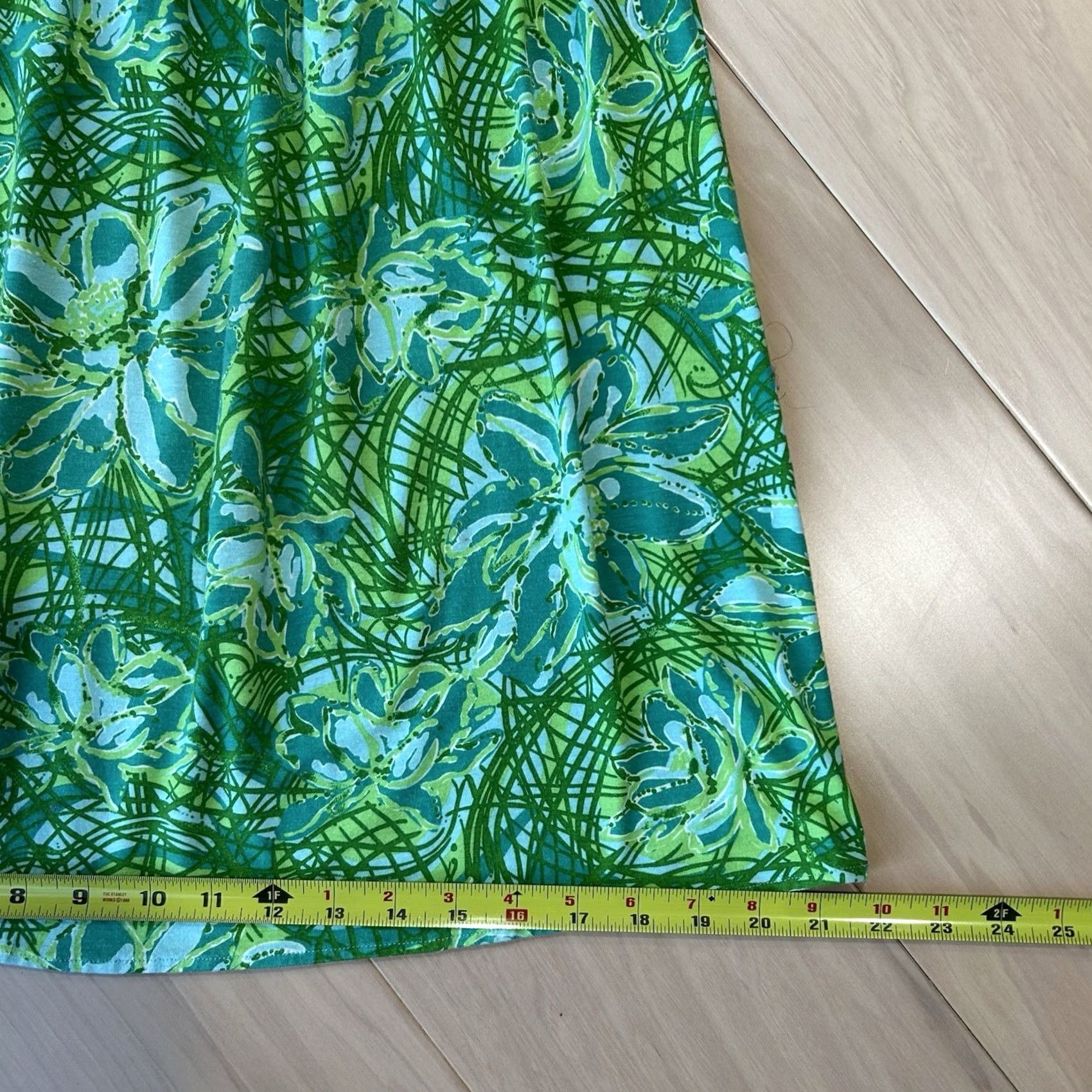 Lilly Pulitzer Lilly Pulitzer Daniella Green Stretch Dress Women’s Small Dress A-Line Sleeveless Floral Pattern Beach Tropical Spring Summer Fall Womens XL? Size S / US 4 / IT 40 - 6 Thumbnail
