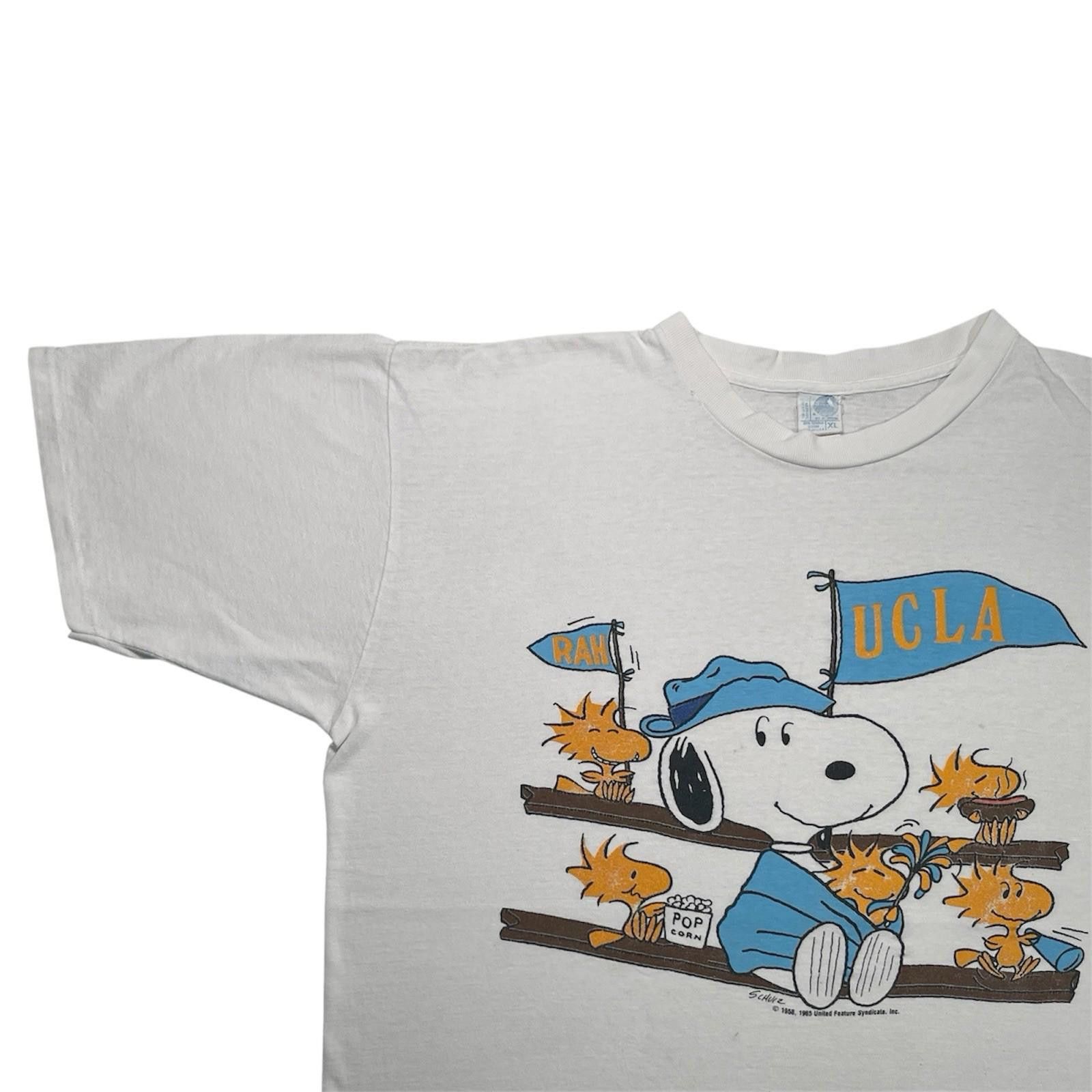 Peanuts 1980s Snoopy UCLA White T-Shirt USA Single Stitch Large Size US L / EU 52-54 / 3 - 2 Thumbnail