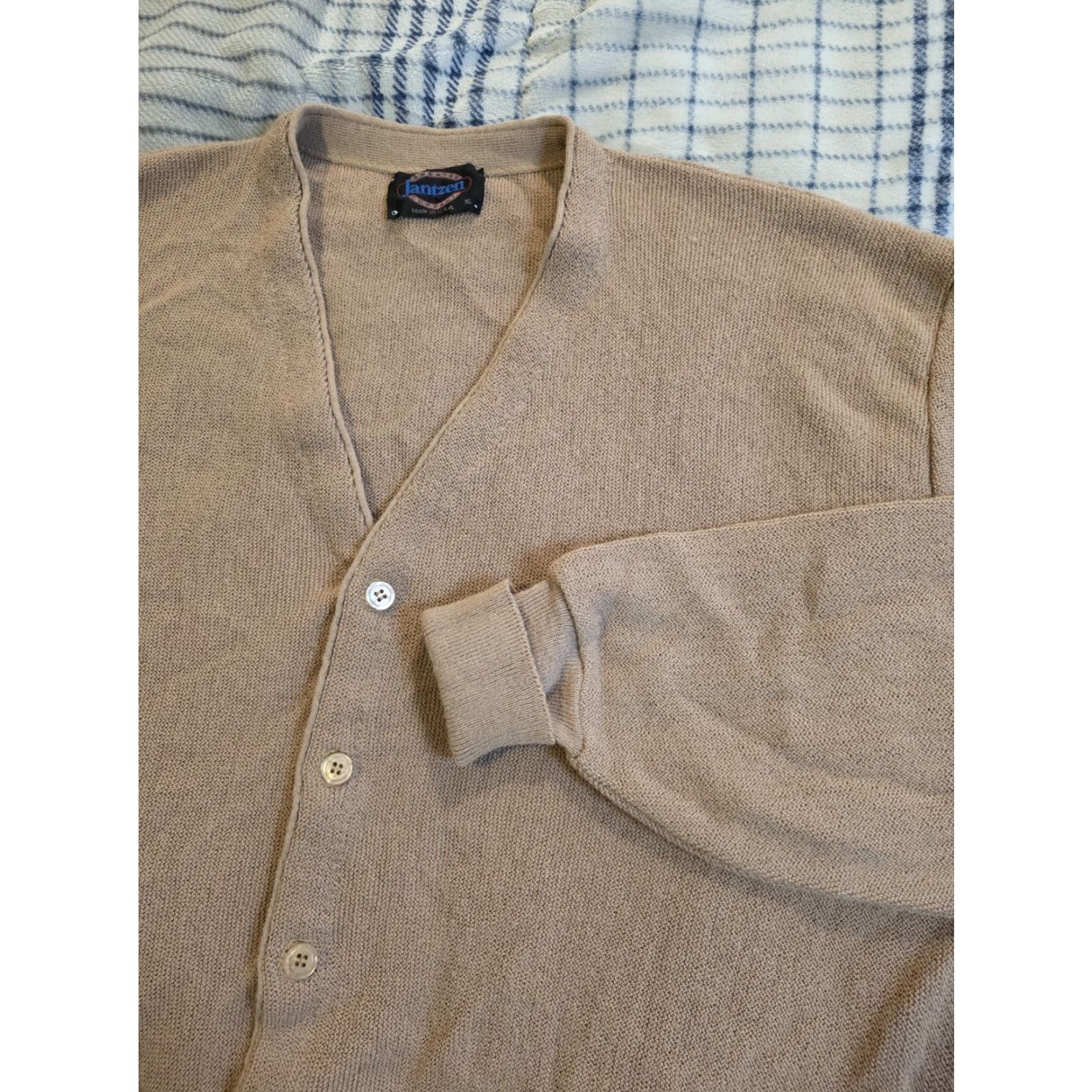 Jantzen VINTAGE Jantzen Cardigan Sweater Mens XL Beige Spun Pak Orlon Acrylic V-Neck Button Knit Long Sleeve Size US XL / EU 56 / 4 - 2 Thumbnail