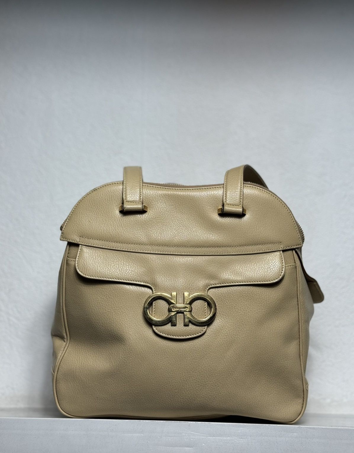 Salvatore Ferragamo Salvatore Ferragamo Luxury Cream Crossbody Bag Rare Beige Size ONE SIZE - 1 Thumbnail
