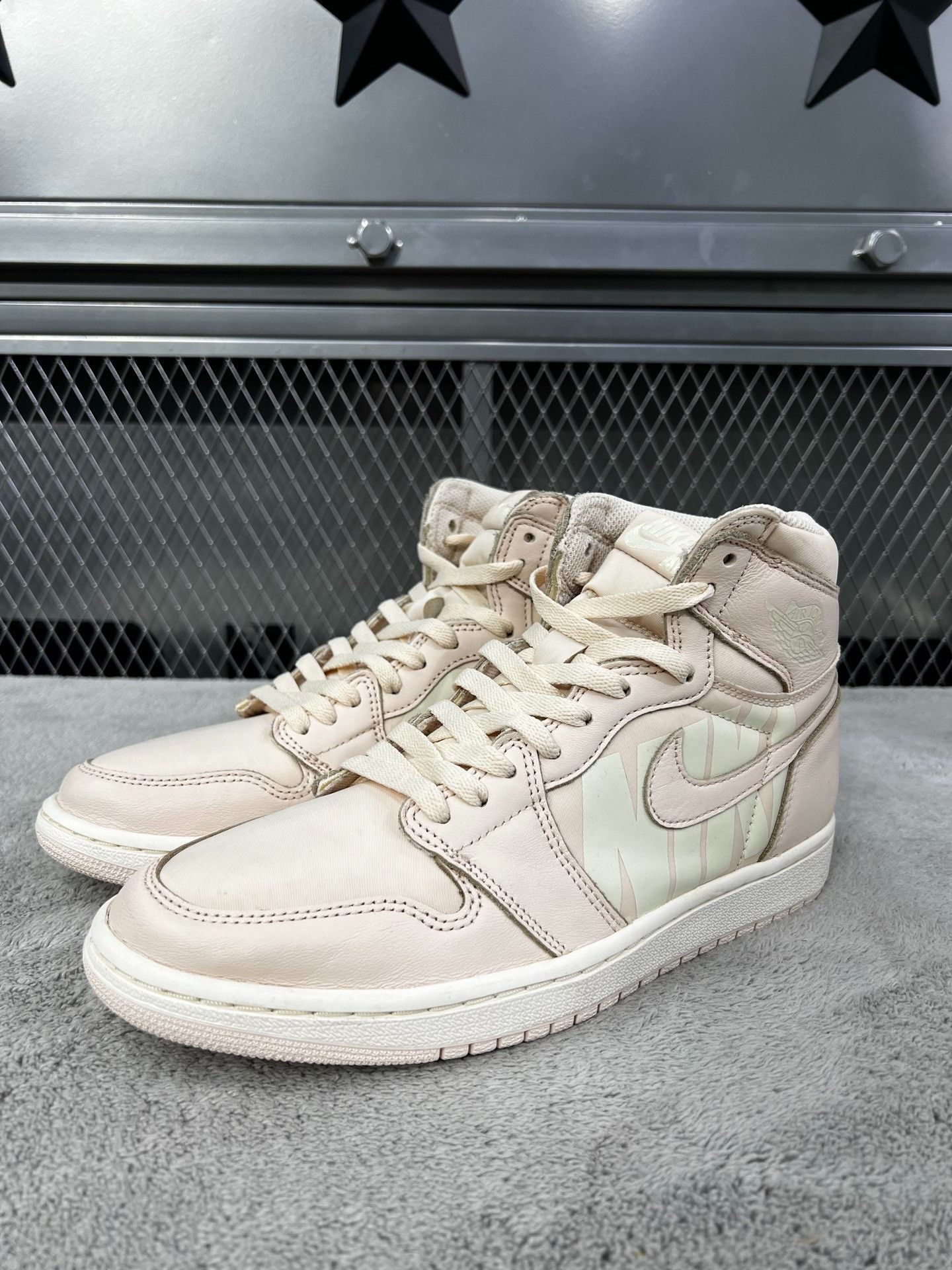 Nike Nike Retro Pink Lowtop Sneakers 42 Men Size US 9 / EU 42 - 1 Thumbnail