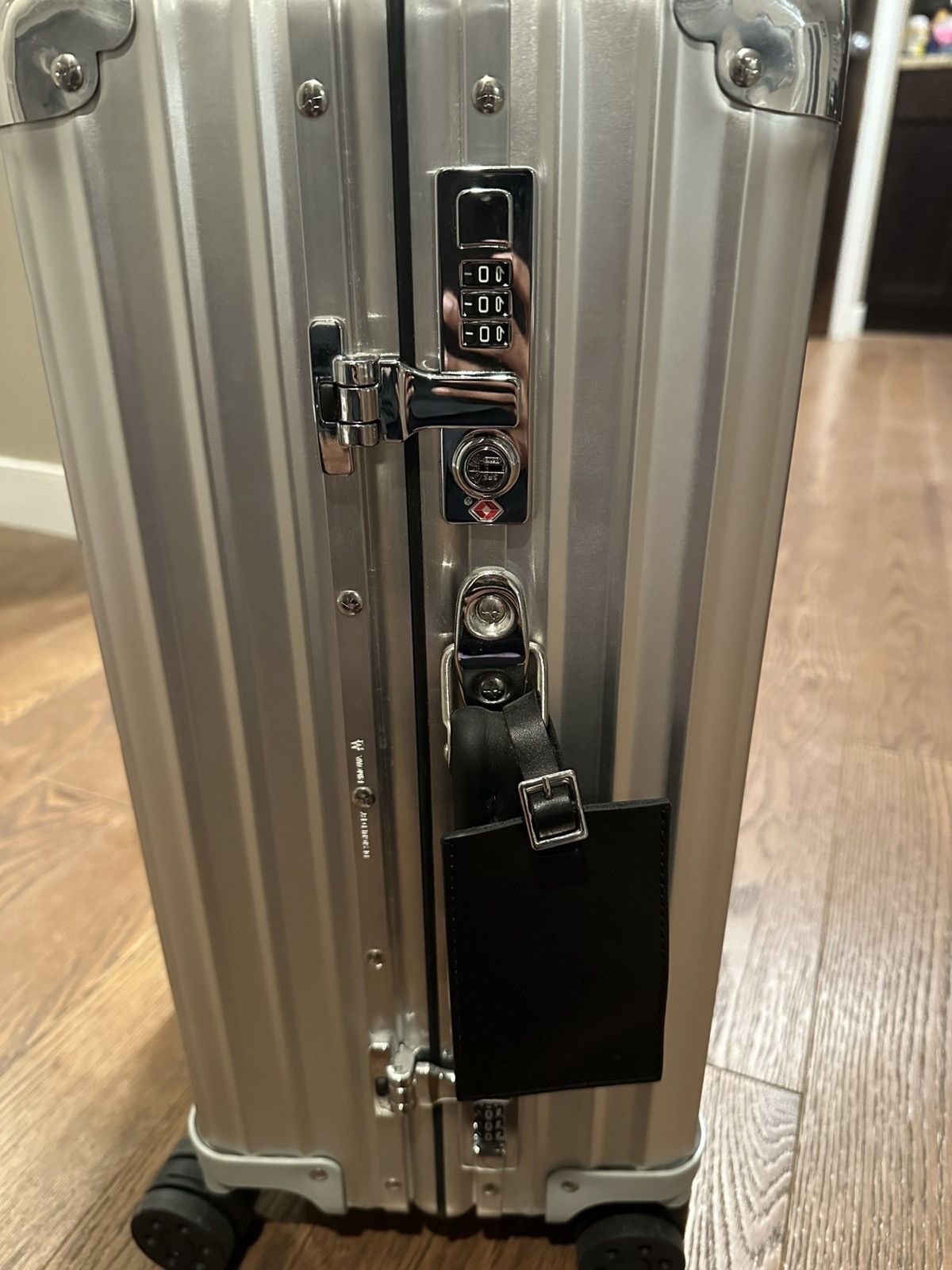 Rimowa Rimowa Aluminum Classic Cabin Carry On Silver Suitcase Size ONE SIZE - 7 Thumbnail