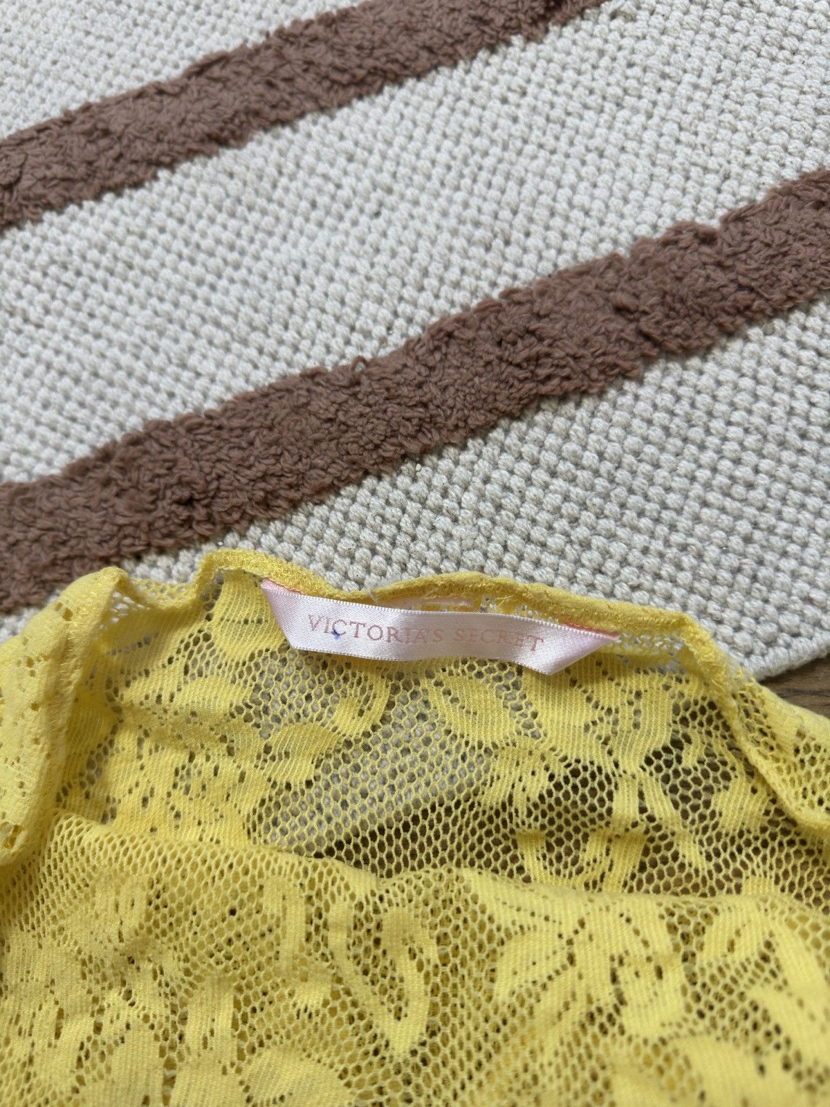 Vintage VICTORIA’S SECRET GUIPURE YELLOW TANK TOP Size M / US 6-8 / IT 42-44 - 4 Thumbnail