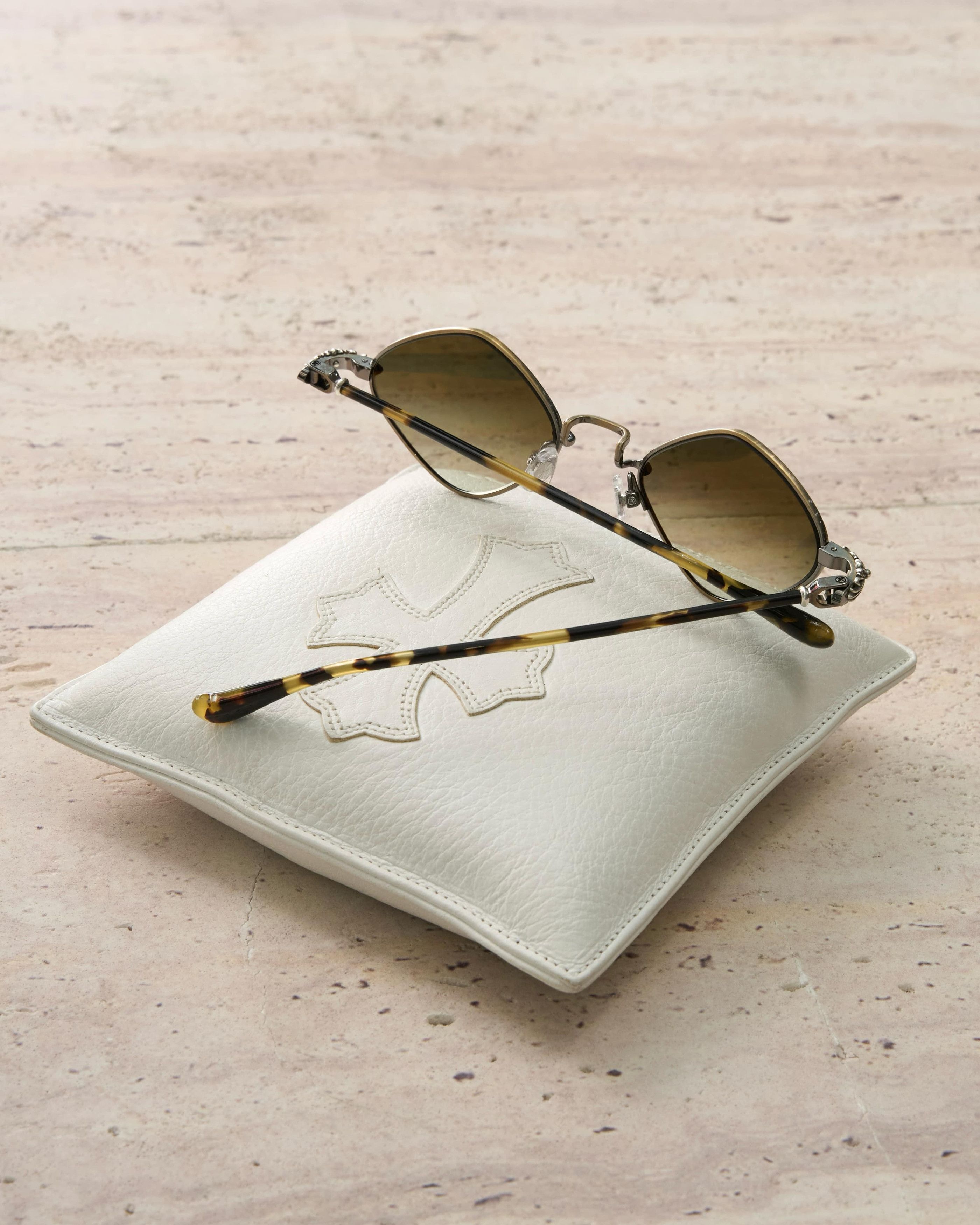 Chrome Hearts CHROME HEARTS DIAMOND DOG Antique Gold/Hollywood Tortoise Size ONE SIZE - 8 Thumbnail