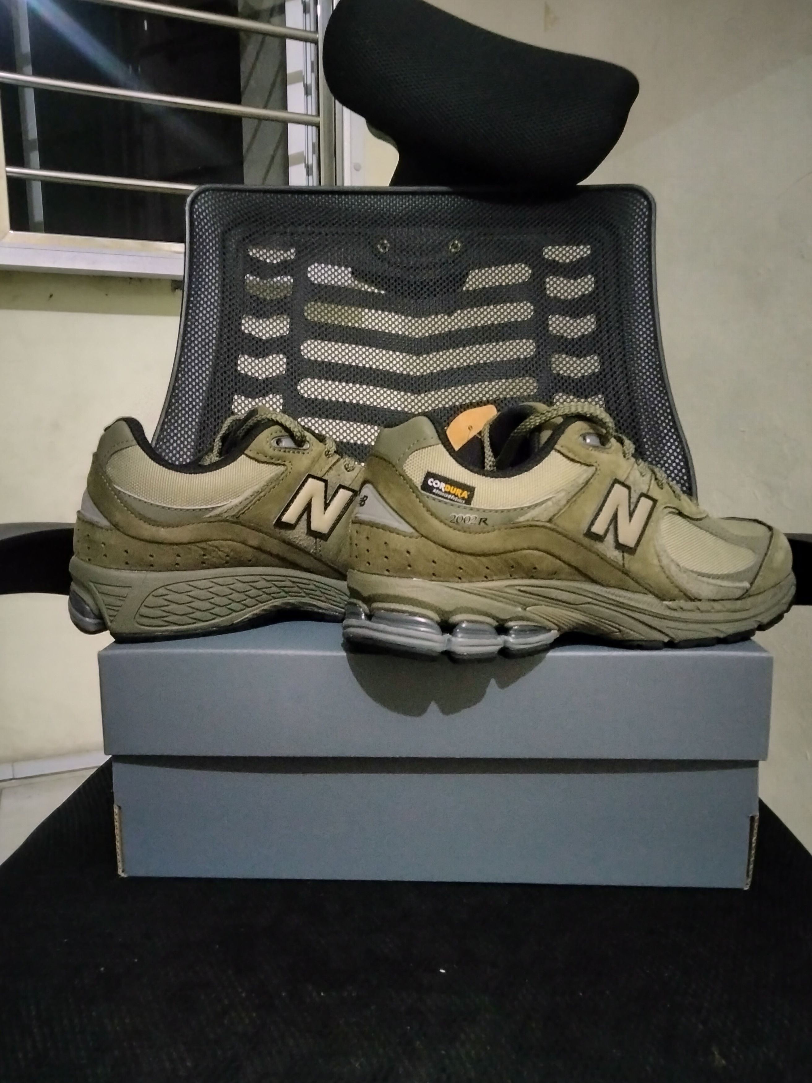 New Balance NEW BALANCE 2002R Size US 8 / EU 41 - 4 Thumbnail