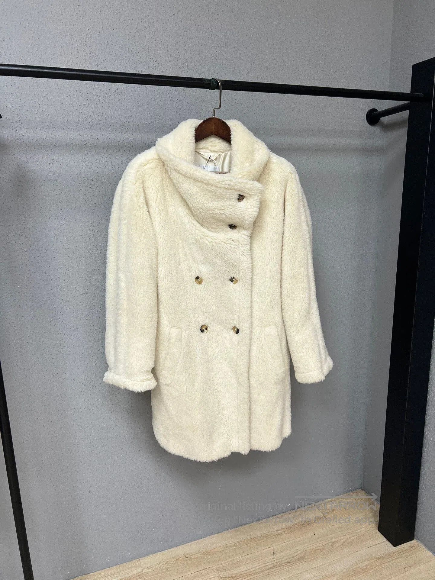 Max Mara MaxMara Teddy Coat in White. Size S / US 4 / IT 40 - 1 Thumbnail