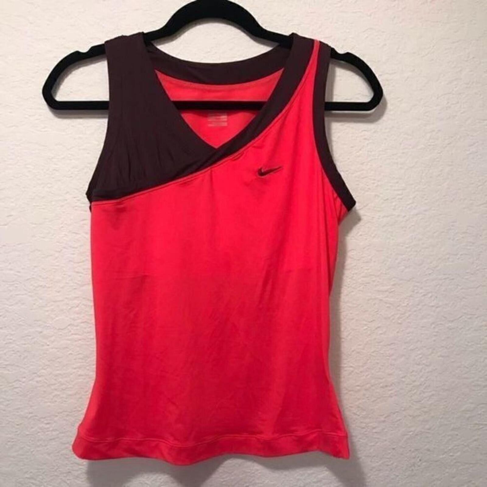 Nike *30off3* NWOT. NIKE ACTIVE DRI-FIT workout tank top. Size S / US 4 / IT 40 - 4 Thumbnail