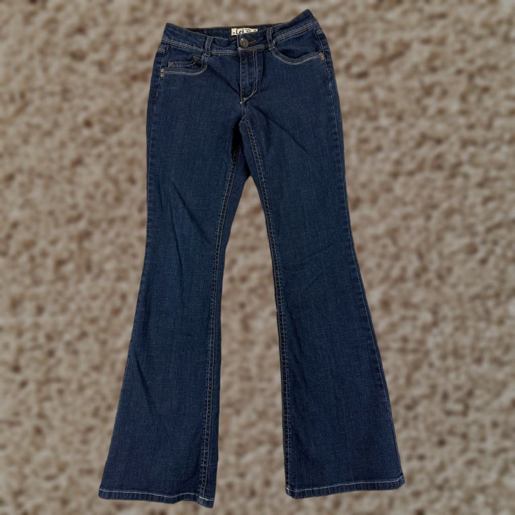 Vintage LEI Jeans Juniors 5 Blue Denim Sophia Hiphugger Flare Mid Rise Dark 25x30 Size 27" / US 4 / IT 40 - 1 Thumbnail