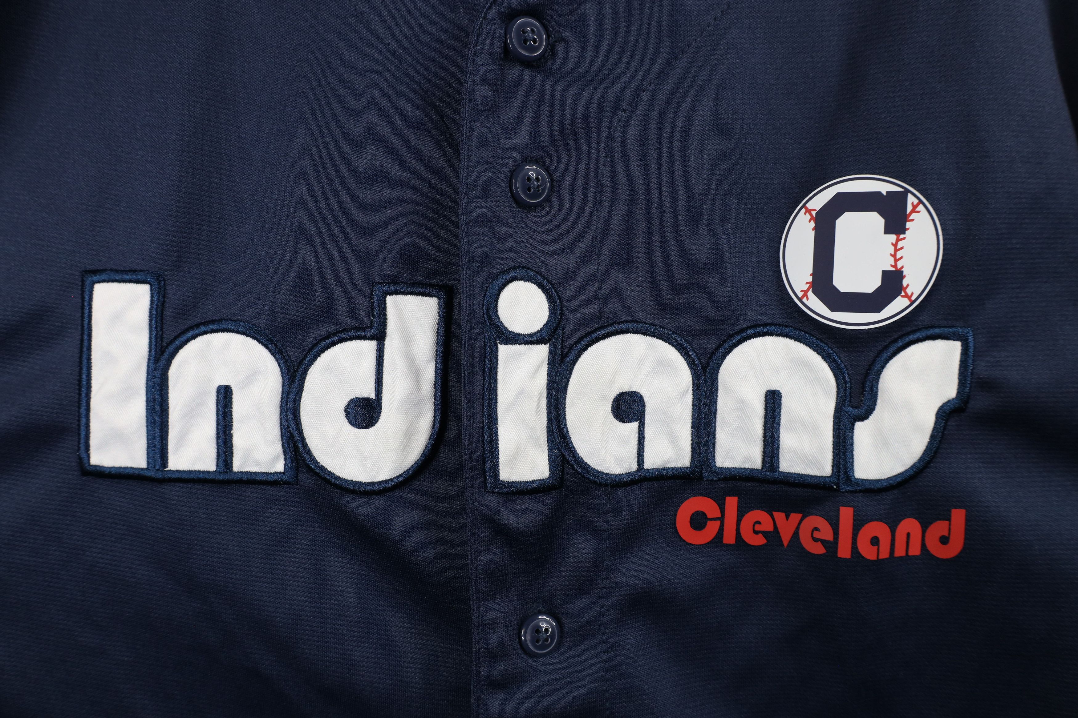 Vintage Vintage Y2K Cleveland Indians Baseball Jersey Navy Blue Red Size US XL / EU 56 / 4 - 5 Thumbnail