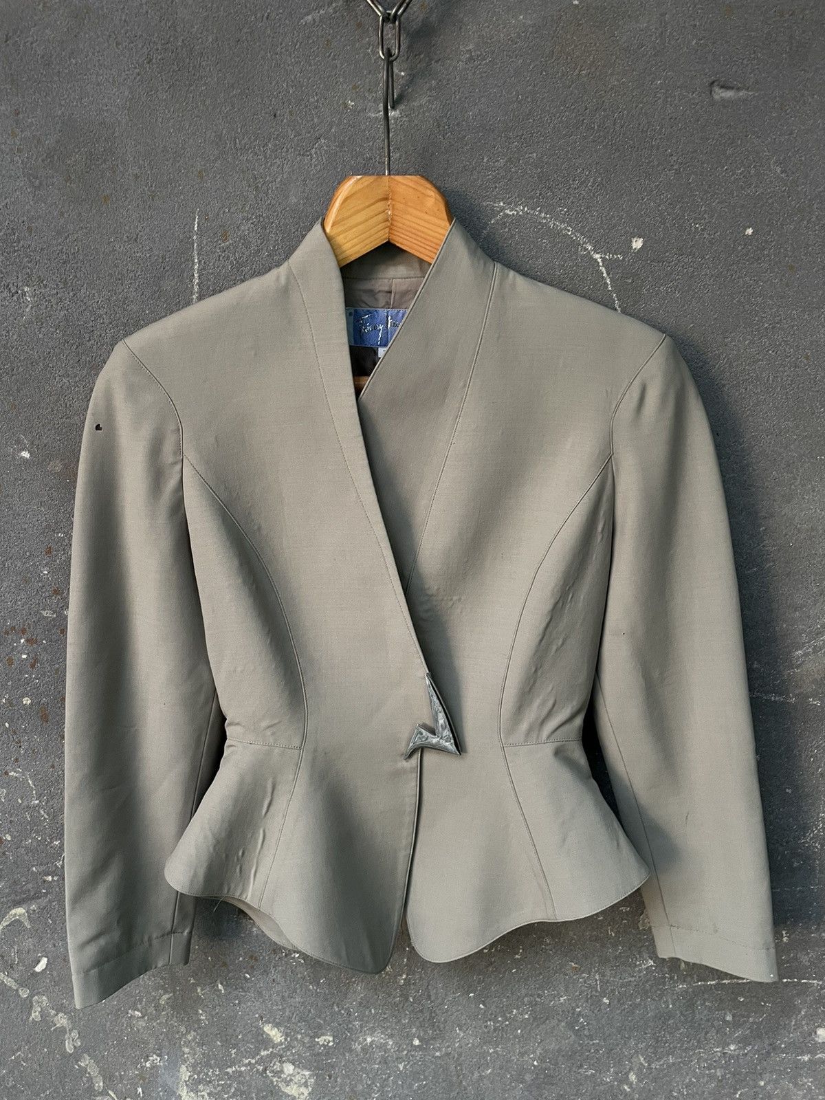 Thierry Mugler Thierry Mugler 80’s Archive Nude Wool Blazel Metal Logo Size XS / US 0-2 / IT 36-38 - 2 Thumbnail