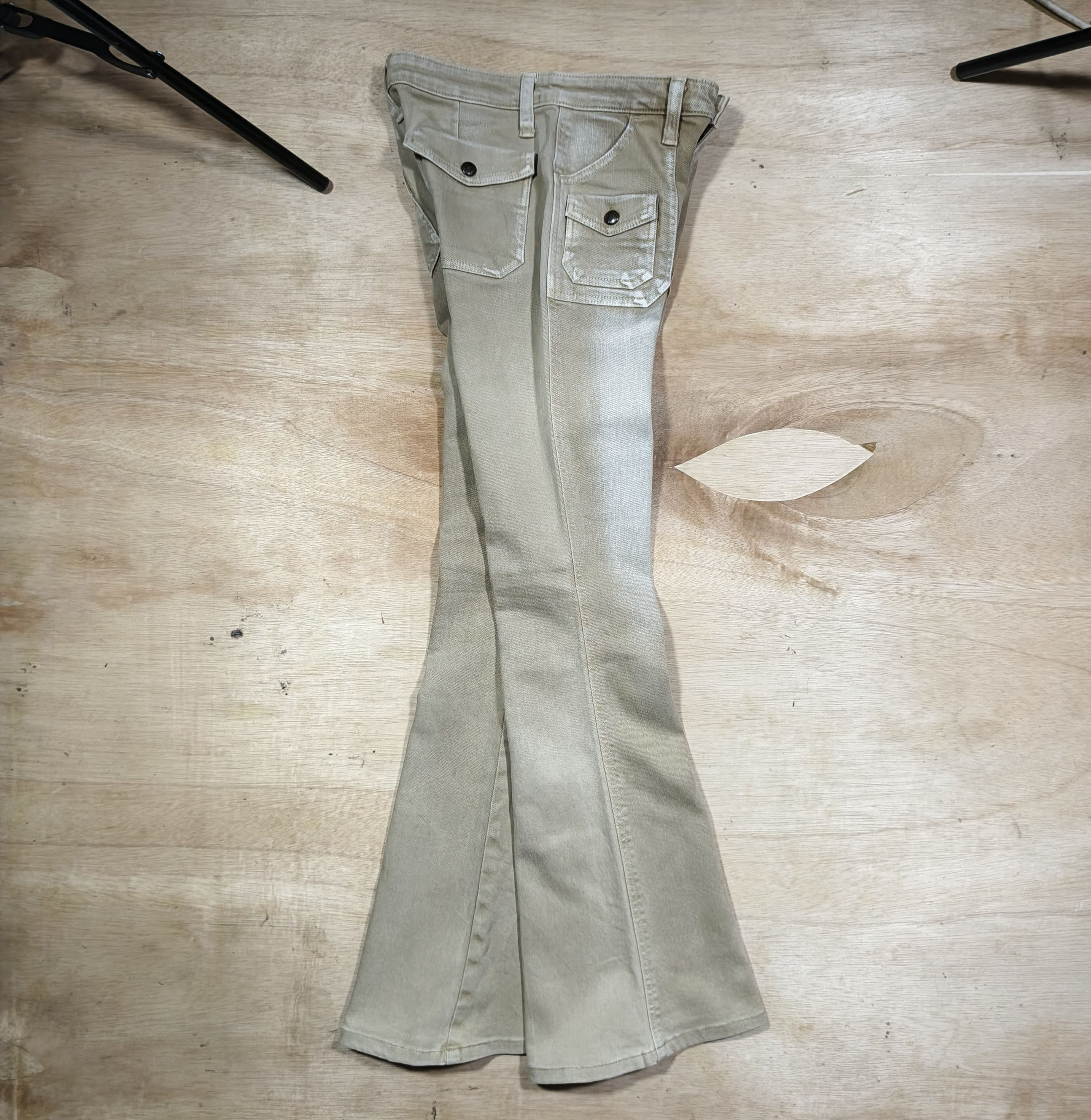Japanese Brand NUVE Khaki Washed Flare Leg Multi Pocket Size 28" / US 6 / IT 42 - 8 Thumbnail