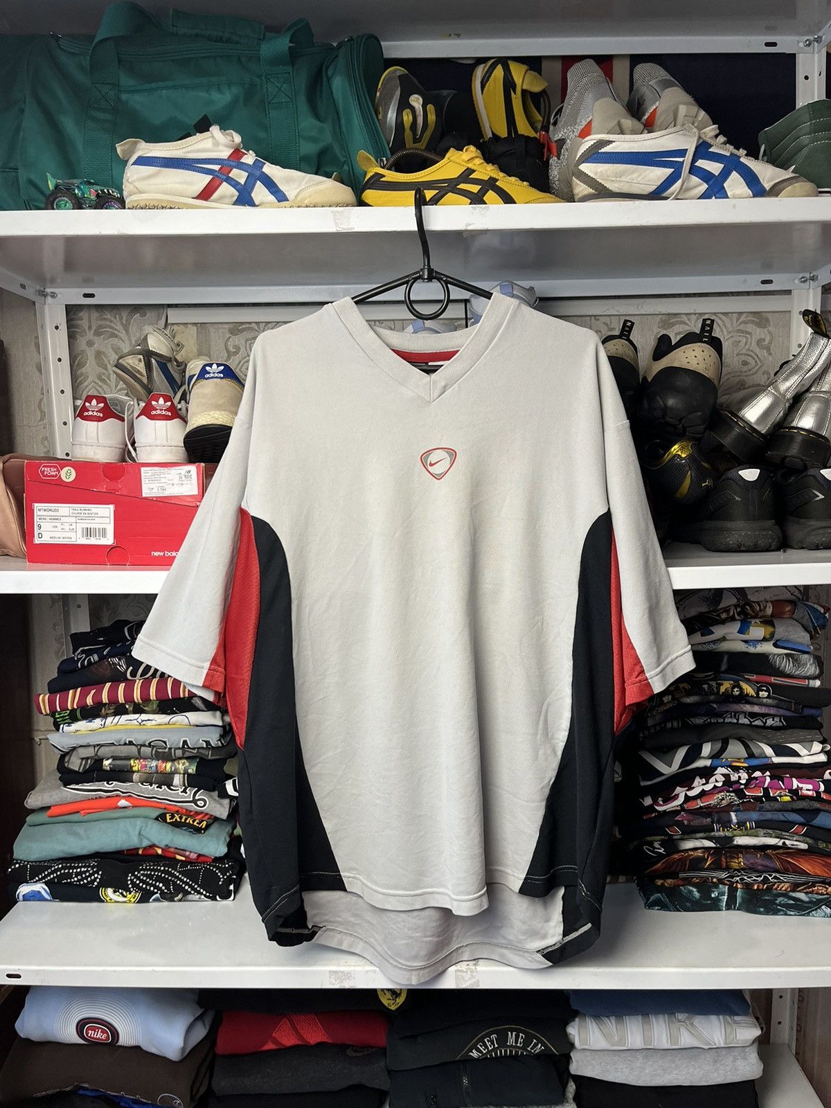 Nike Mens Vintage Nike T-Shirt centre swoosh Rare Size US XL / EU 56 / 4 - 19 Thumbnail