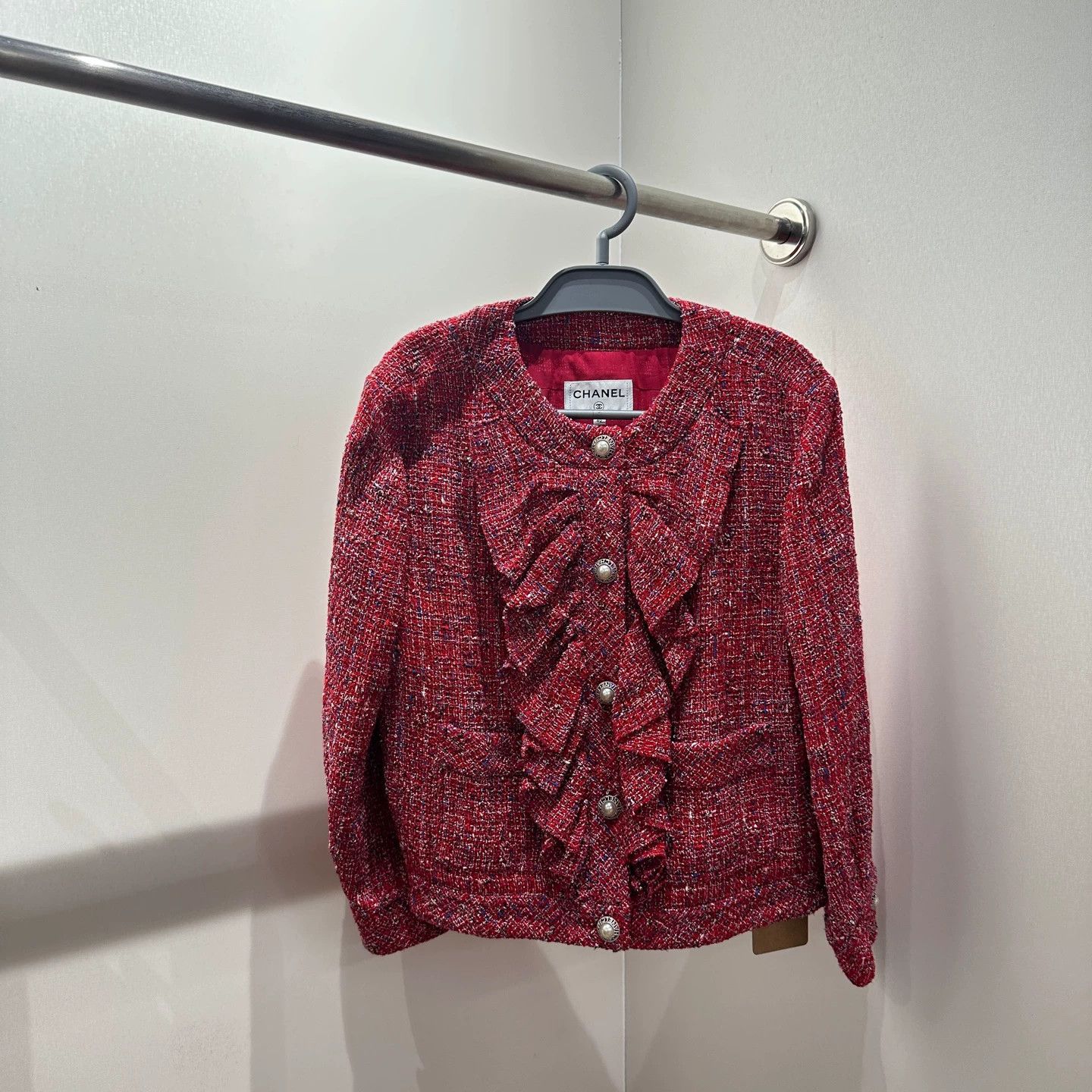 Chanel Chanel tweed pearl button jacket feb422 40 cotton Size M / US 6-8 / IT 42-44 - 1 Thumbnail