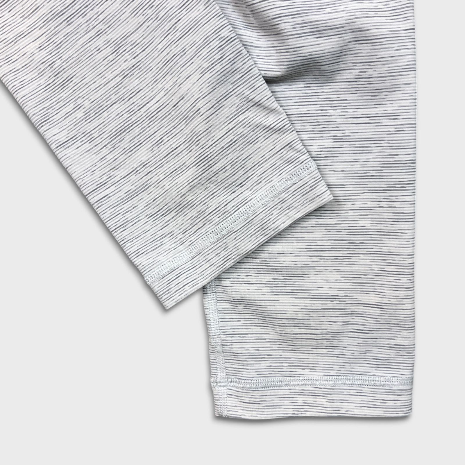 Lululemon Lululemon Wunder Under Crop High Rise Luxtreme 21 Yoga Tight Size 27" / US 4 / IT 40 - 6 Thumbnail