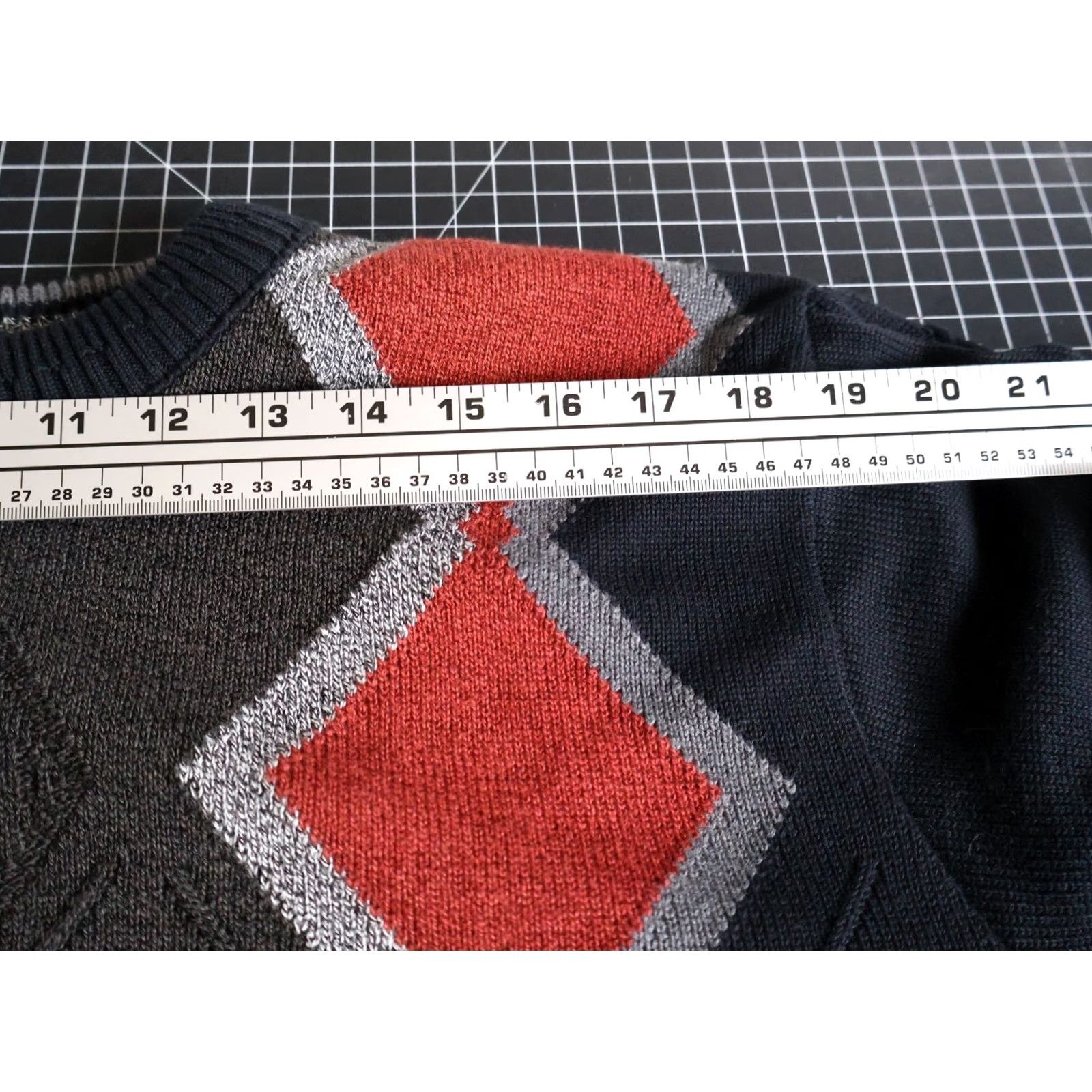 Vintage VINTAGE Tosani Sweat er Men's Medium Black Red Textured Cotton Knit Diamond Pattern Size US M / EU 48-50 / 2 - 7 Thumbnail