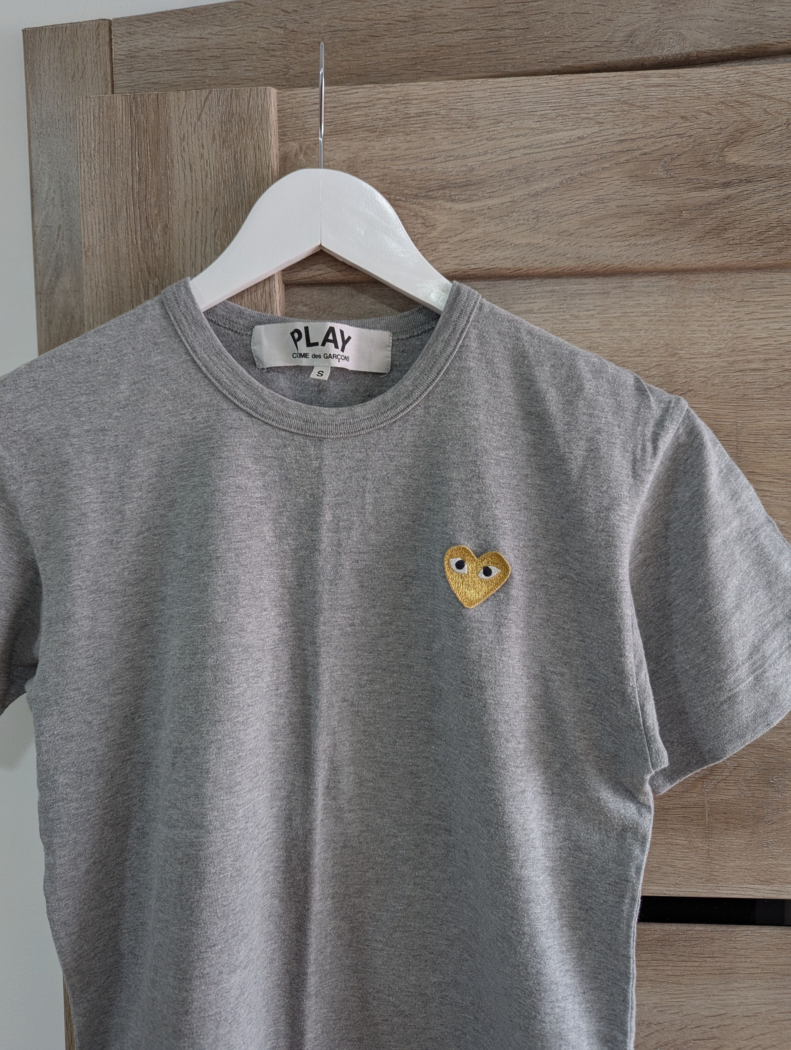 Comme des Garcons PLAY Comme Des Garcons Play T shirt Yellow Heart Size S / US 4 / IT 40 - 2 Thumbnail