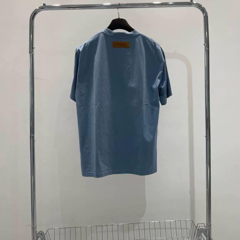 Louis Vuitton LOUIS VUITTON Embossed logo short sleeve 2504-Nextarrow Size US XL / EU 56 / 4 - 2 Thumbnail