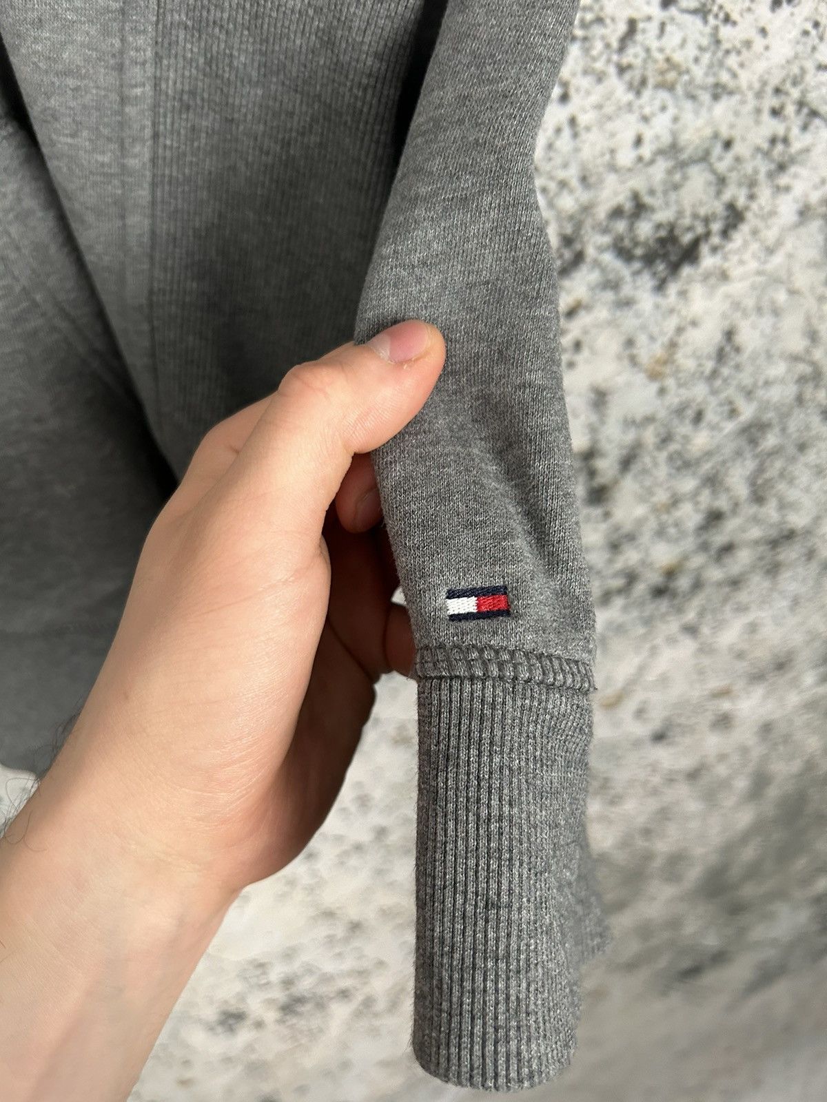 Tommy Hilfiger Vintage Tommy Hilfiger Embroidered Big Logo Hoodie Boxy Size US XXL / EU 58 / 5 - 5 Thumbnail