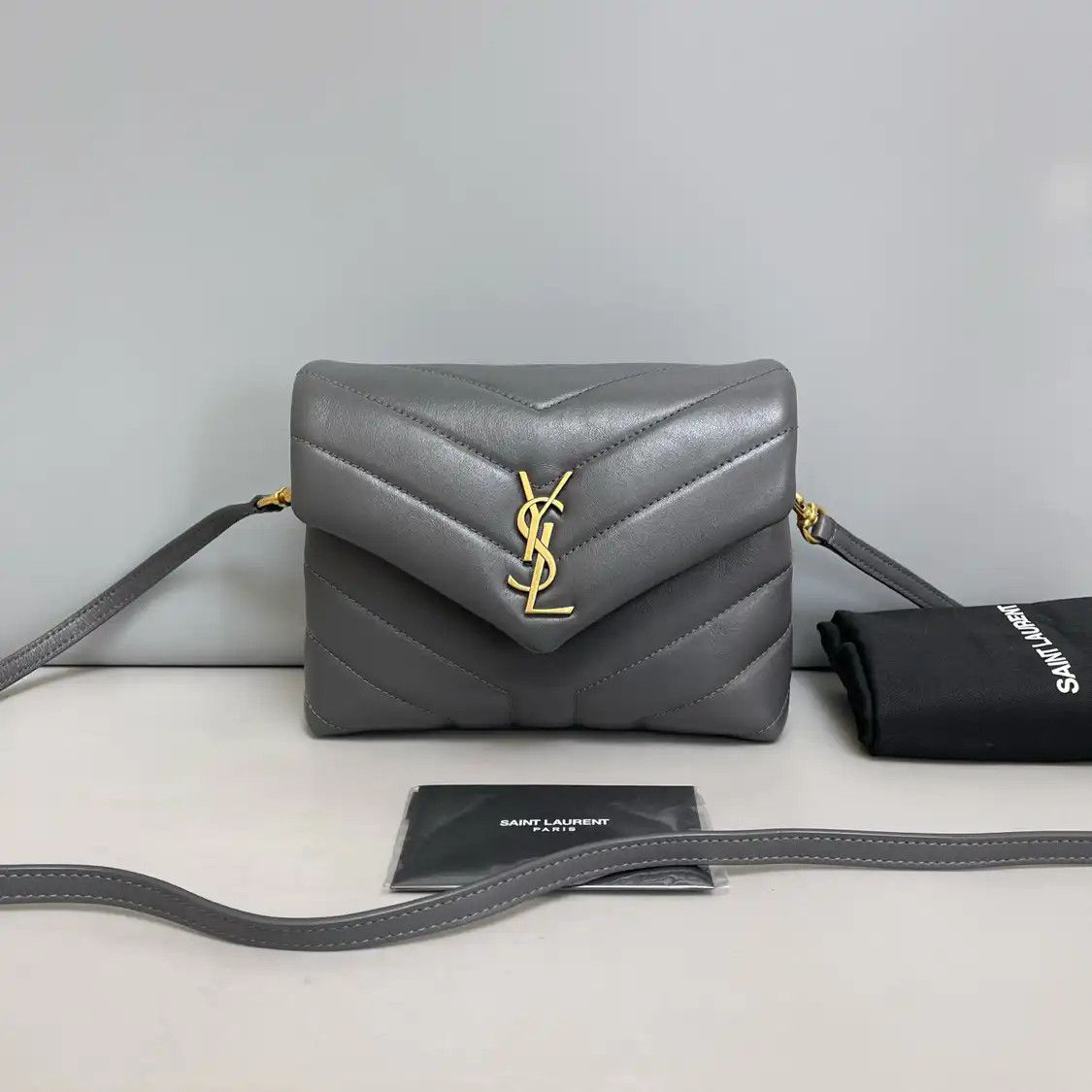 Saint Laurent Paris Saint Laurent Paris YSL dark greycowhide leather quilted Vcrossbody bag Size ONE SIZE - 1 Thumbnail