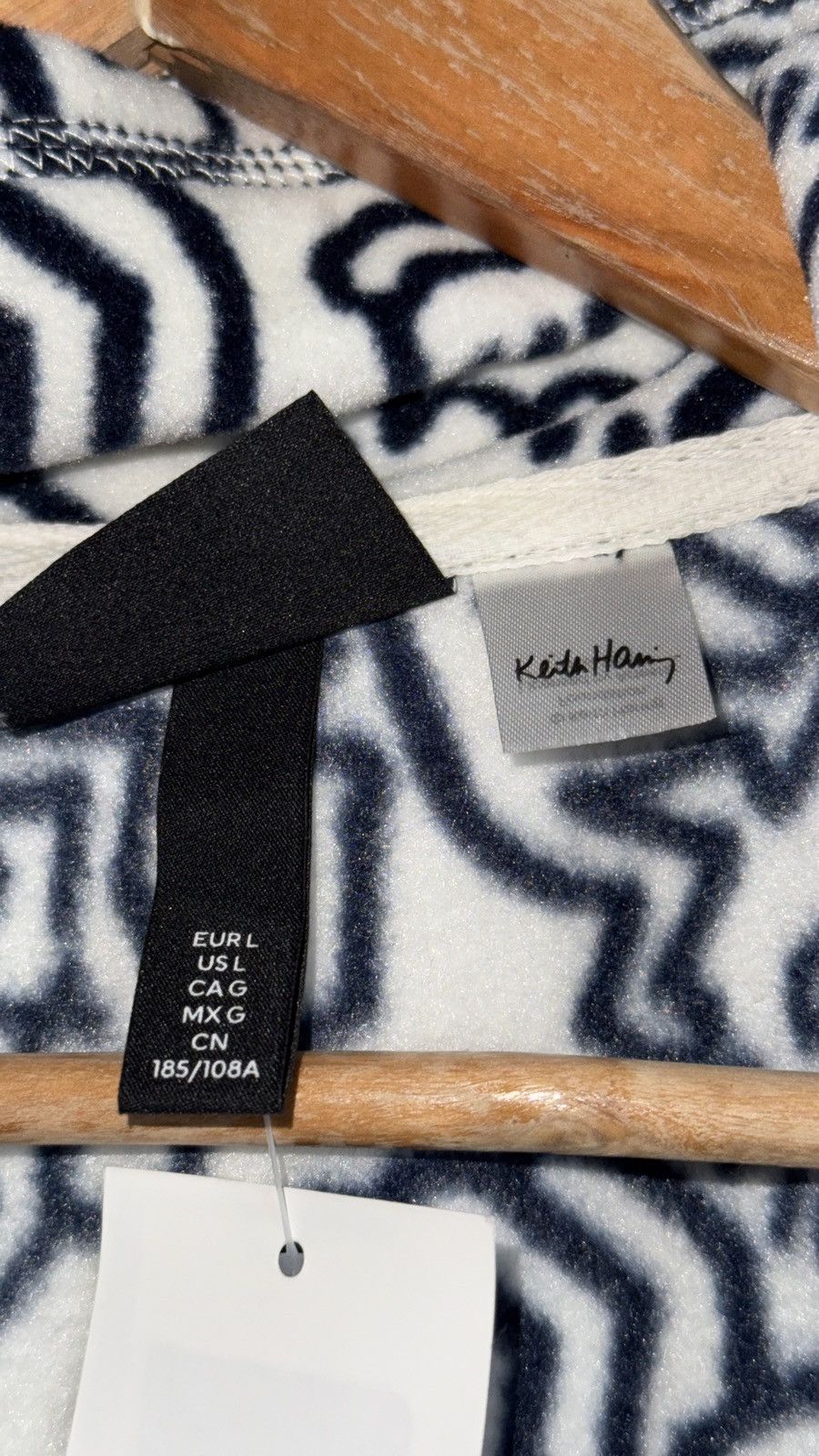 H&M × Keith Haring Keith Haring x H&M Sold Out Polar Brand New Size US L / EU 52-54 / 3 - 4 Thumbnail