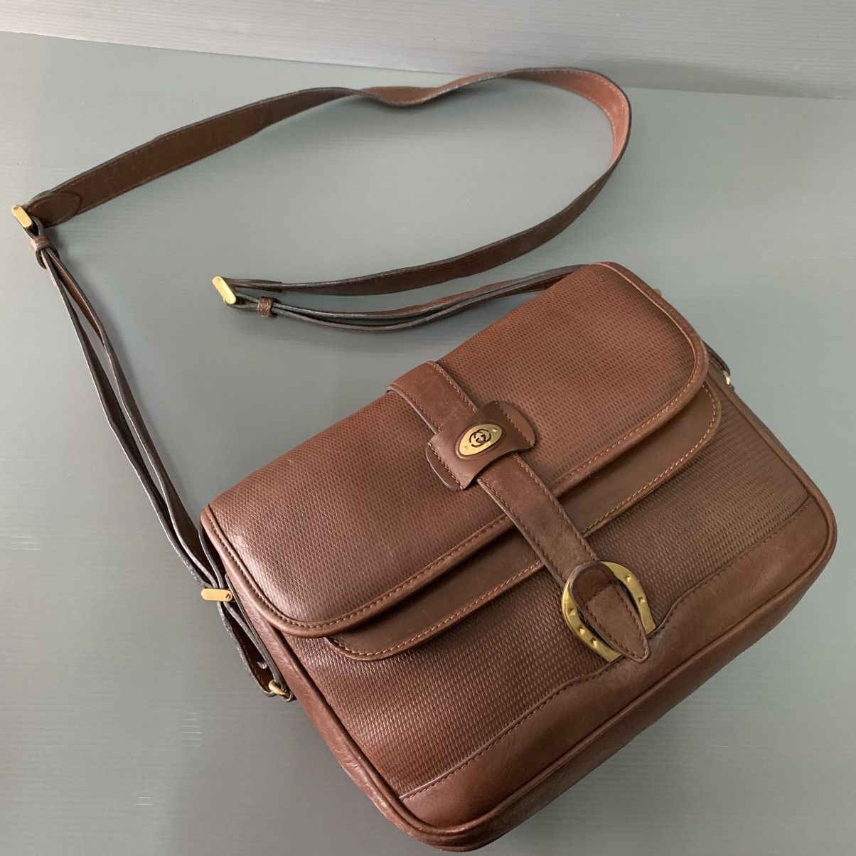 Gucci Gucci Vintage Leather Slingbag Size ONE SIZE - 4 Thumbnail