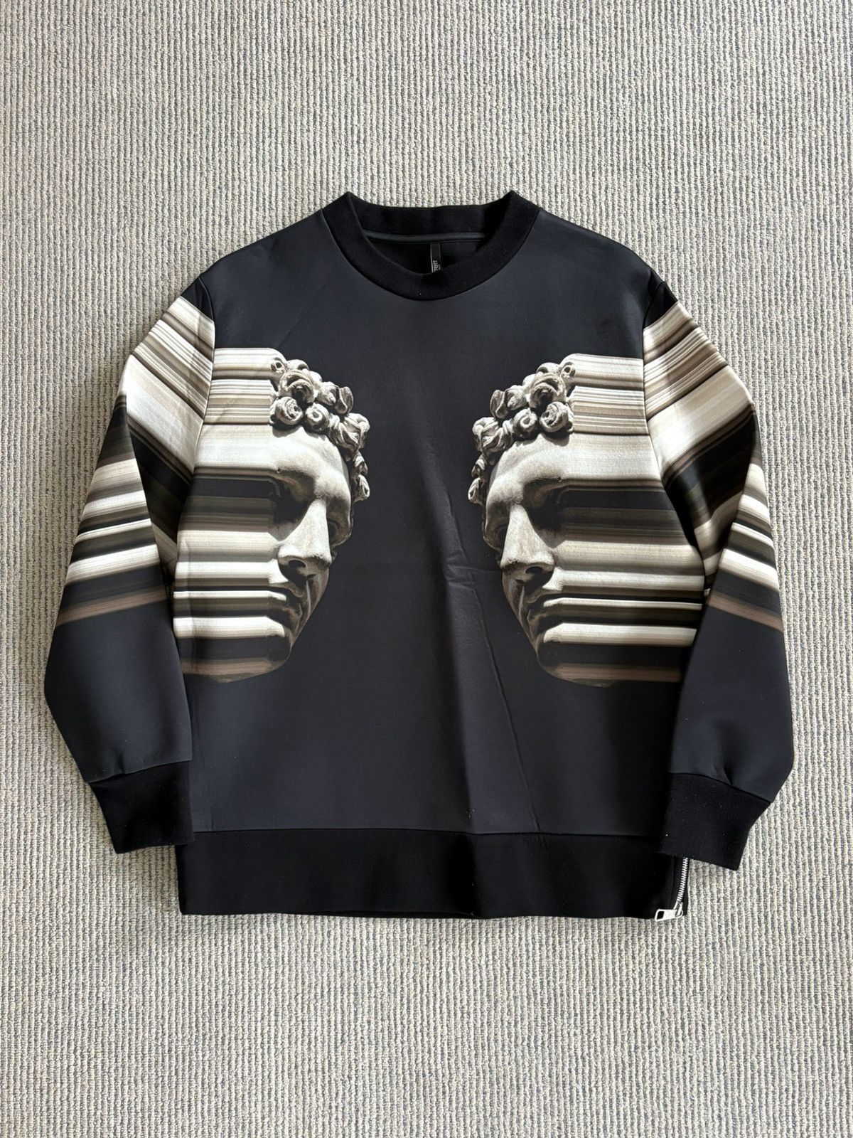 Neil Barrett Warped Roman Bust Neoprene Sweatshirt Size US S / EU 44-46 / 1 - 1 Thumbnail