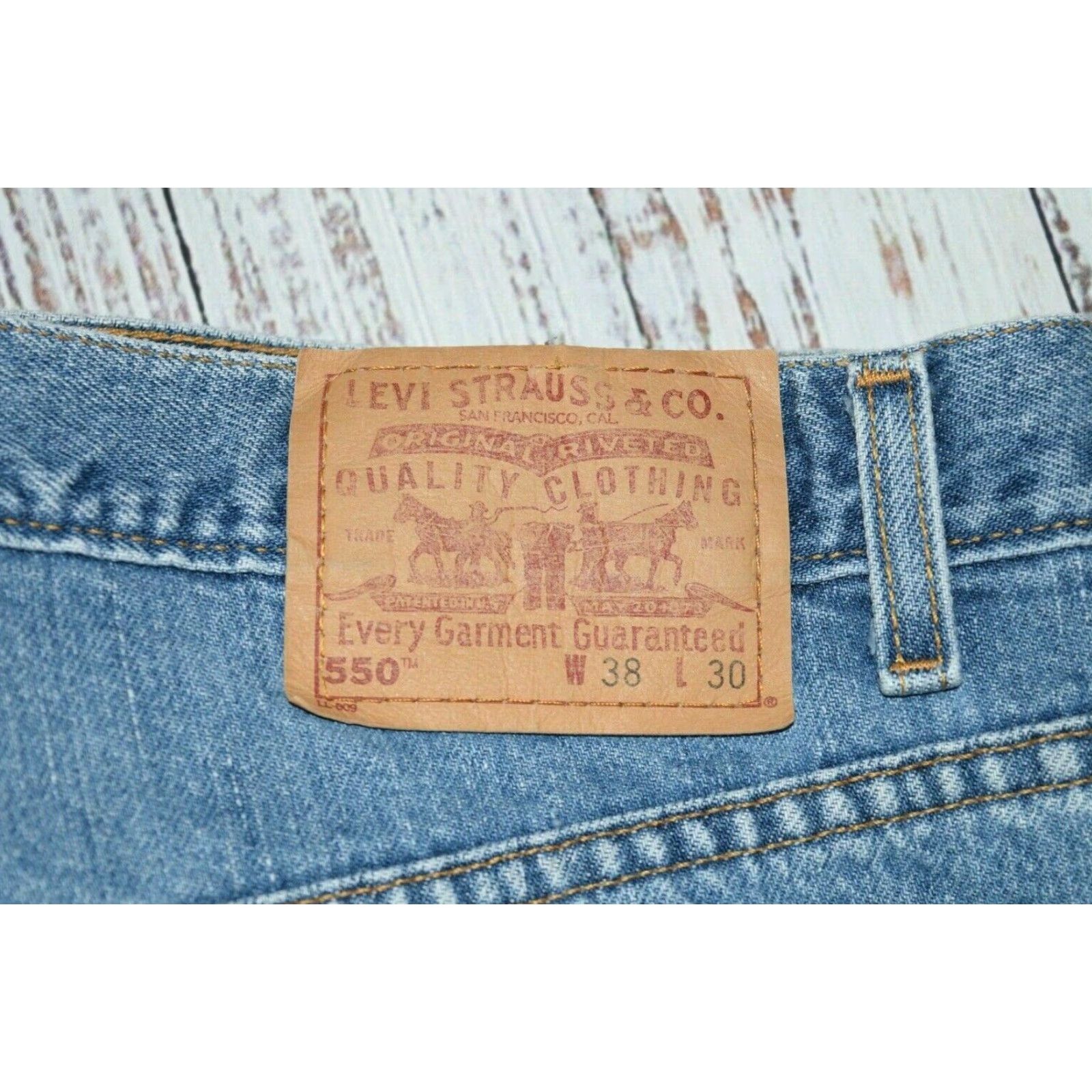 Levi's VINTAGE Levi’s 550 Jeans Denim Mens 38x32 Blue Relaxed Fit 1990s USA 5-Pocket Mens Jeans Size US 38 / EU 54 - 2 Thumbnail