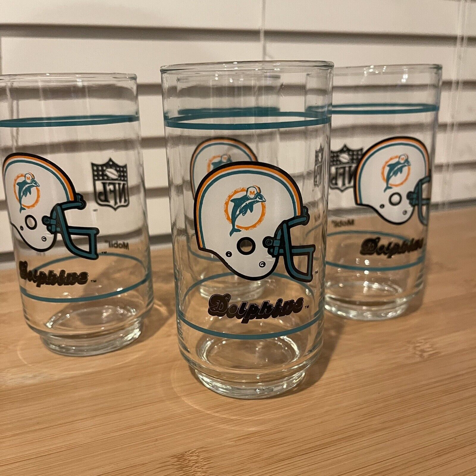 Vintage Set Of 4 Vtg 1980’s MIAMI DOLPHINS MOBIL GAS PROMO GLASS Size ONE SIZE - 2 Thumbnail