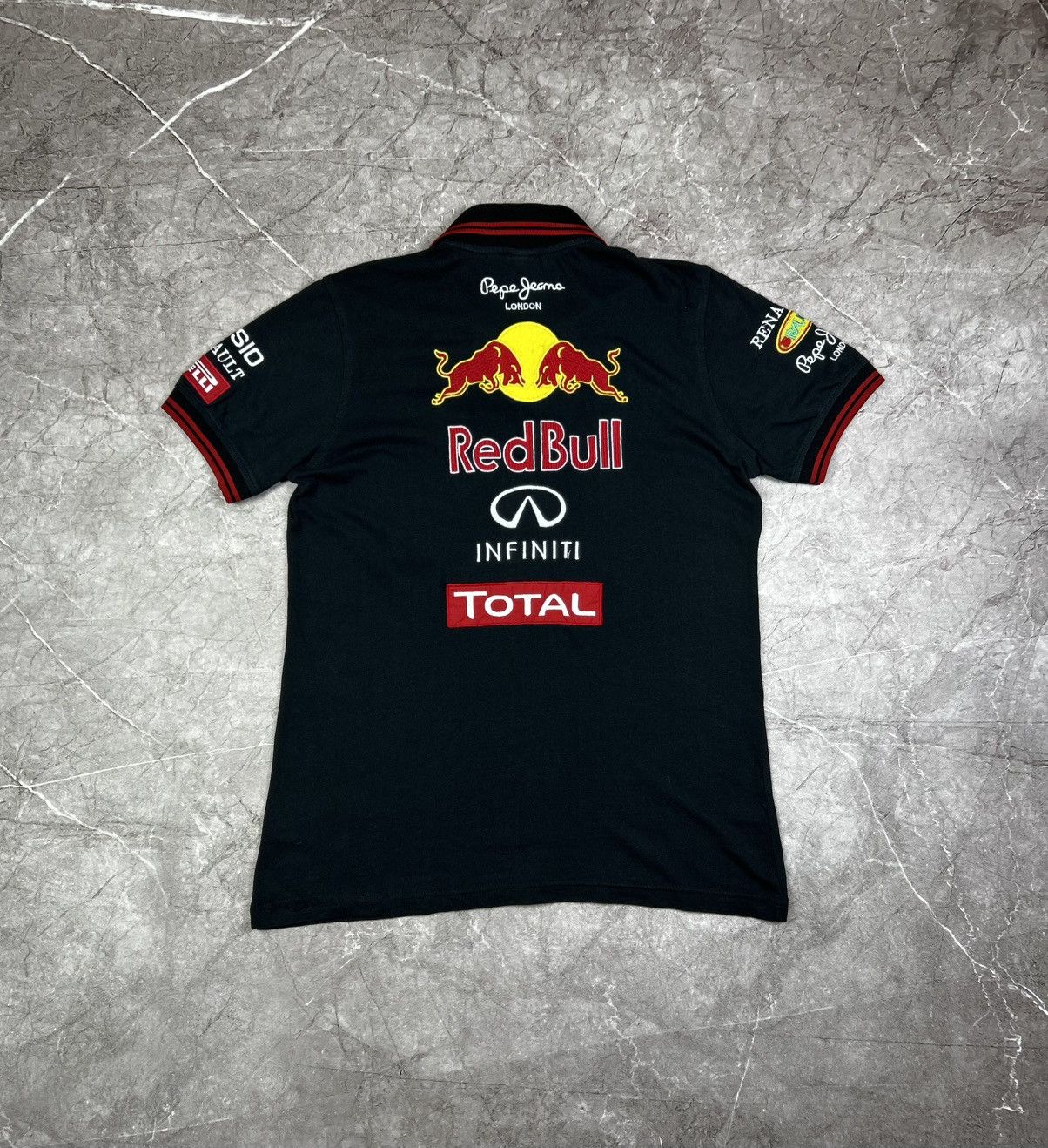 Formula 1 × Pelle Pelle × Red Bull Vintage Red Bull Infinity Racing Polo Shirt F1 Grand Prix Size US XL / EU 56 / 4 - 2 Thumbnail