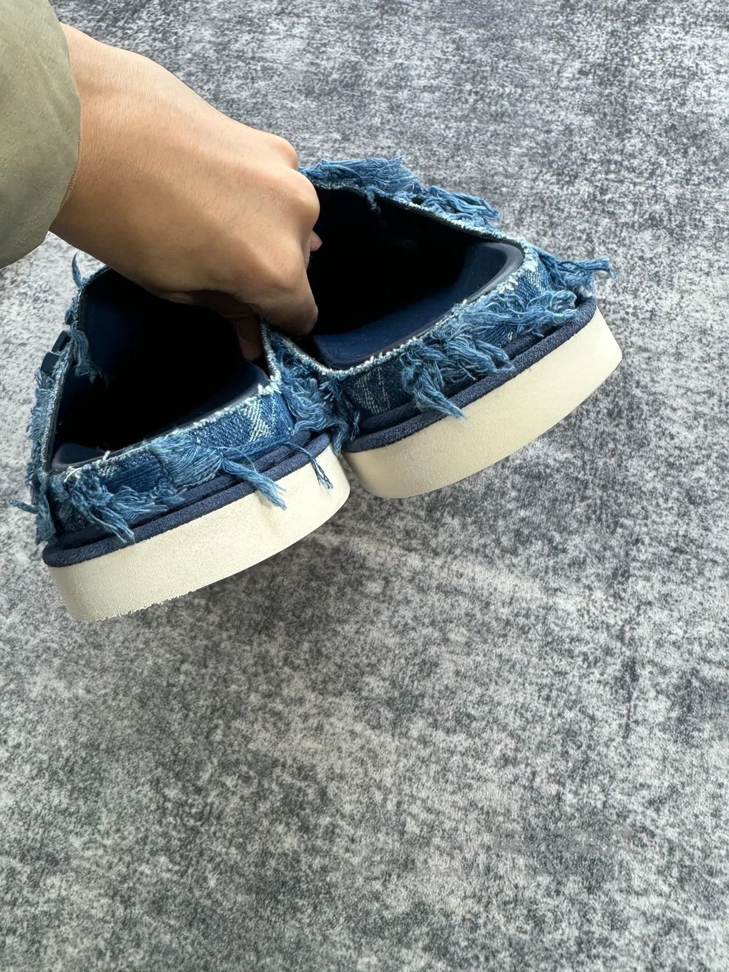 Louis Vuitton Louis Vuitton Plush fringe Boken slippers| Size US 11 / EU 44 - 6 Thumbnail
