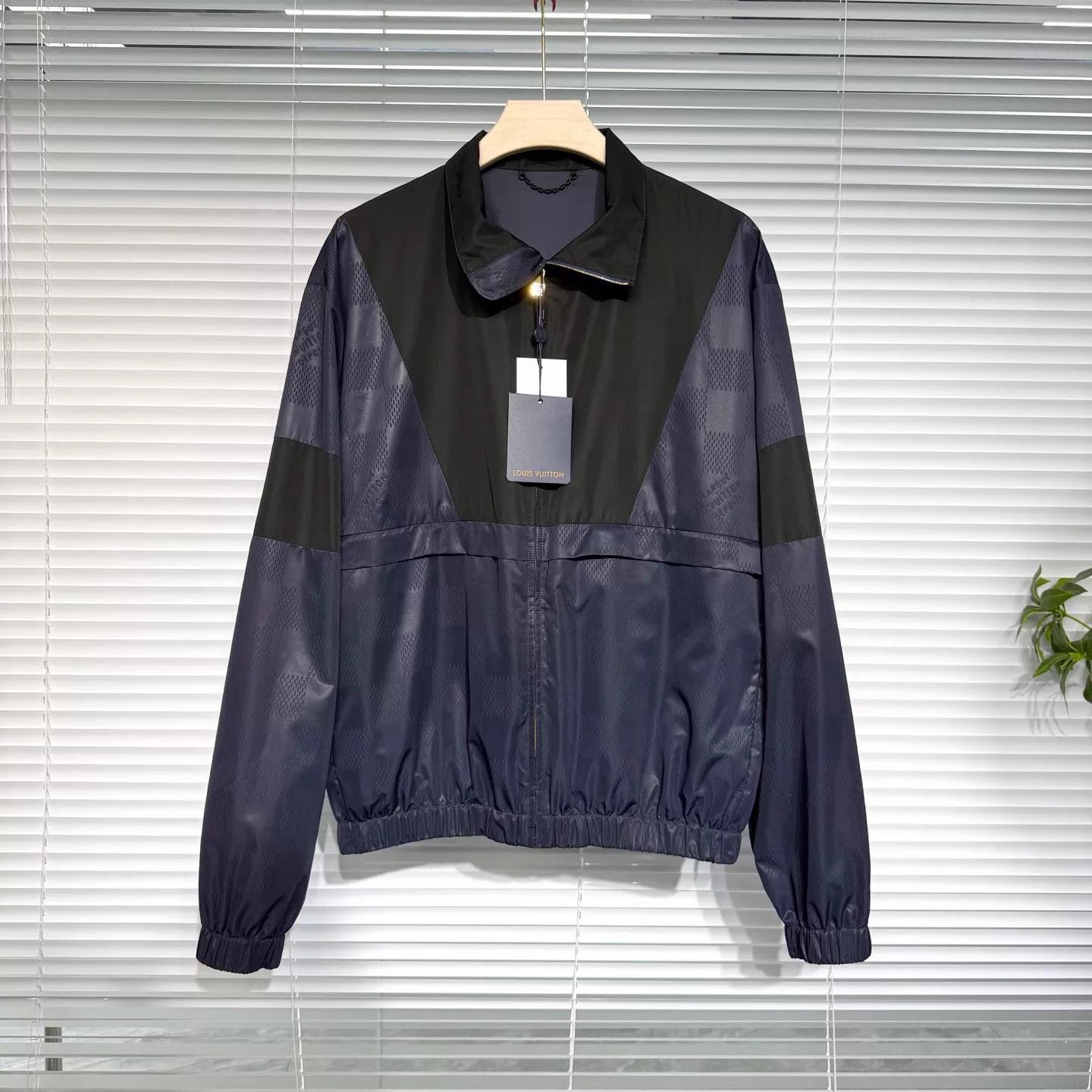 Louis Vuitton LV Navy Subtle Damier Colorblocked Track Jacket L Size US L / EU 52-54 / 3 - 1 Thumbnail