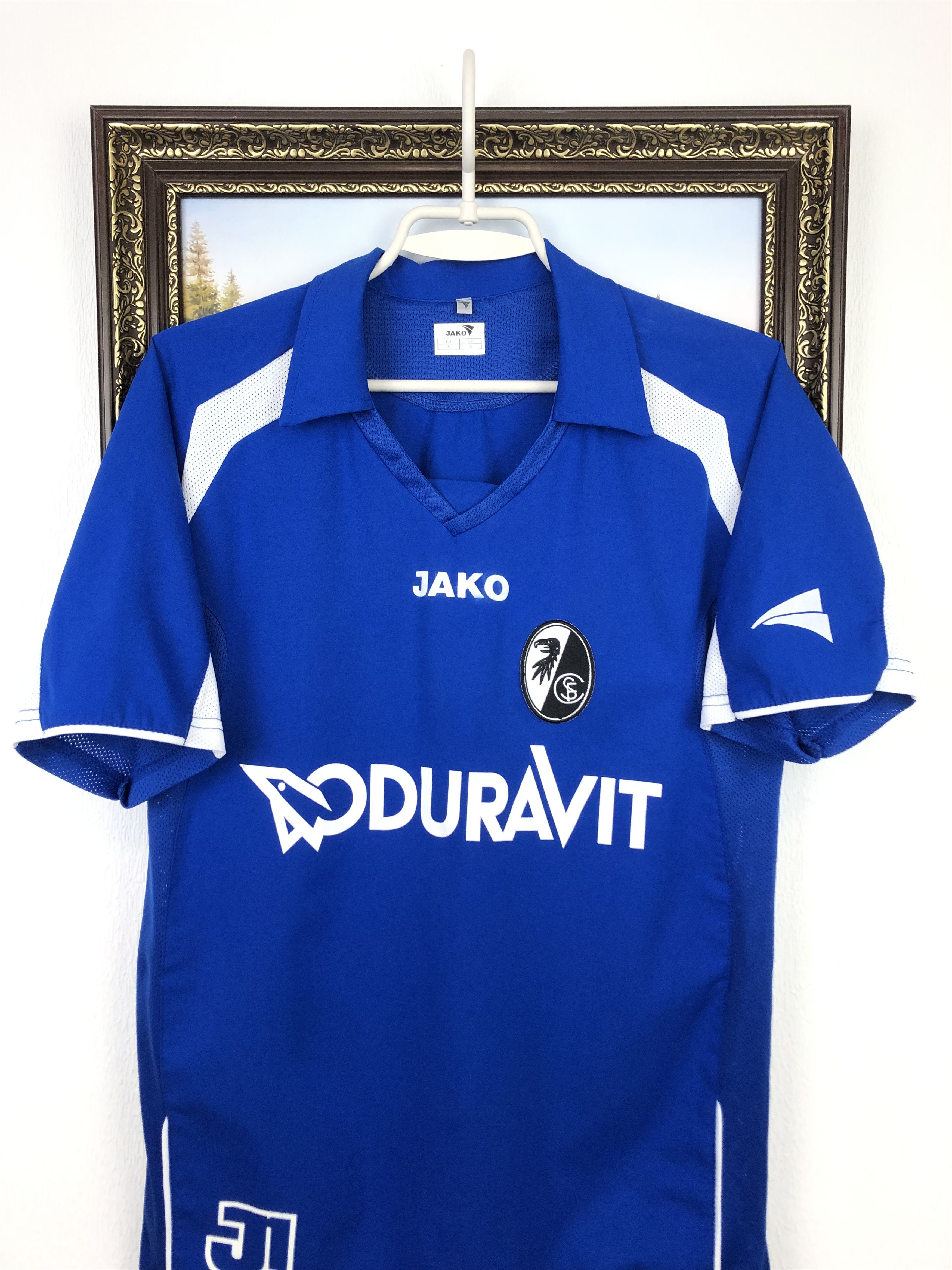 Vintage Freiburg football shirt 2008 Soccer Jako Jersey Mens Tee Size US S / EU 44-46 / 1 - 2 Thumbnail