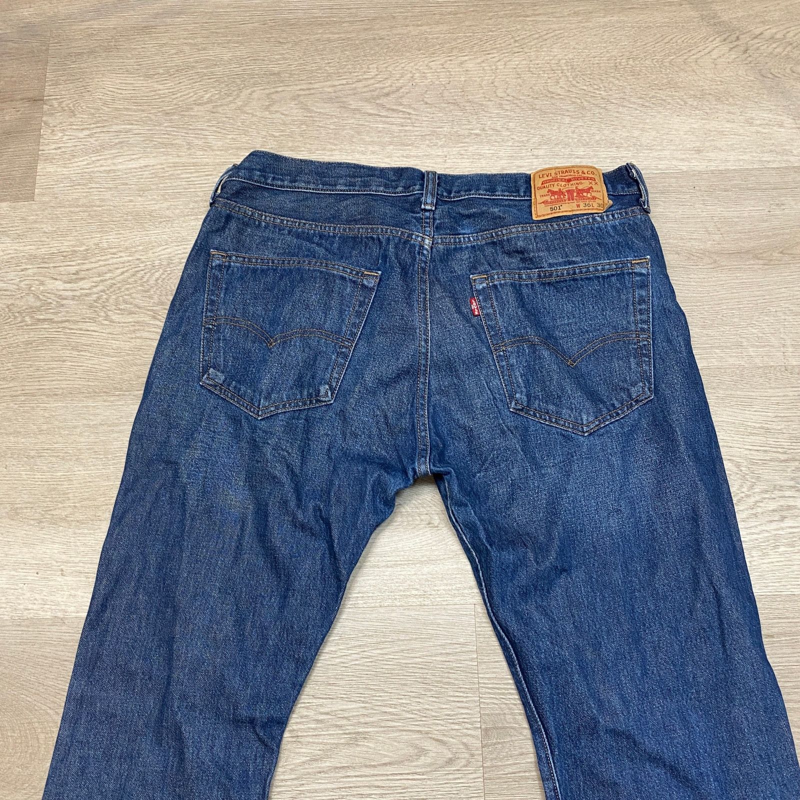 Levi's Levi's 501 Button Fly Straight Leg Jeans Men's 36x30 Size US 36 / EU 52 - 2 Thumbnail
