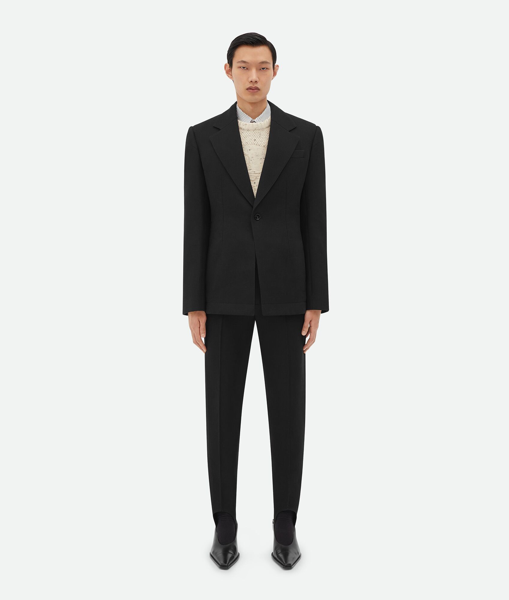 o1n1vont0125 Structured Cotton Jacket in Black