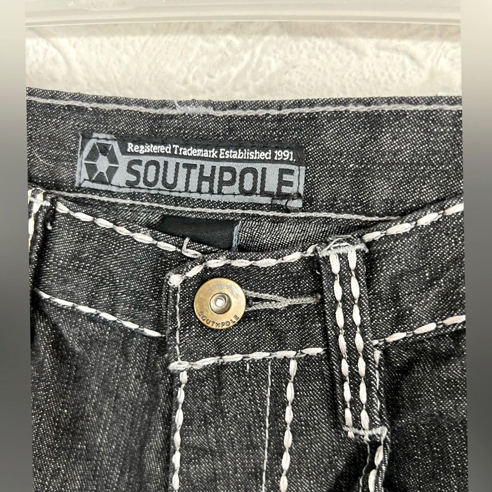 Southpole VINTAGE South Pole Baggy Denim Shorts BLACK 28x11 Mens 90s Hip Hop RARE SZ 12 CHINO Style Regular Size US 28 / EU 44 - 4 Thumbnail