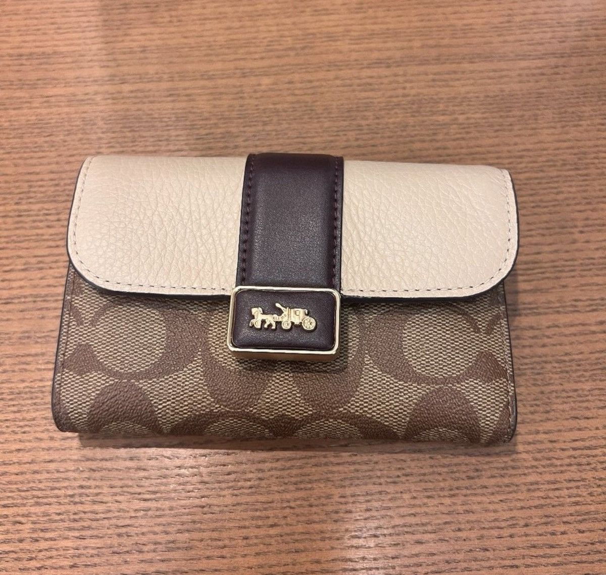Coach Medium Grace Wallet In Signature Canvas Cc060 in Beige, Women's