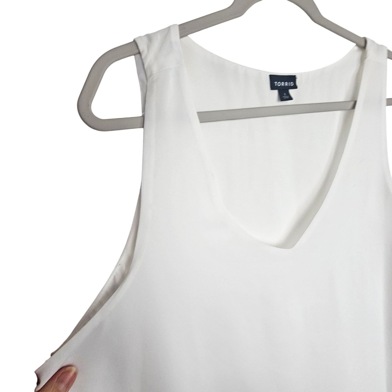 Torrid Torrid Flowy V-Neck Tank Top Plus Size 1X Minimalist Summer Size XL / US 12-14 / IT 48-50 - 4 Thumbnail